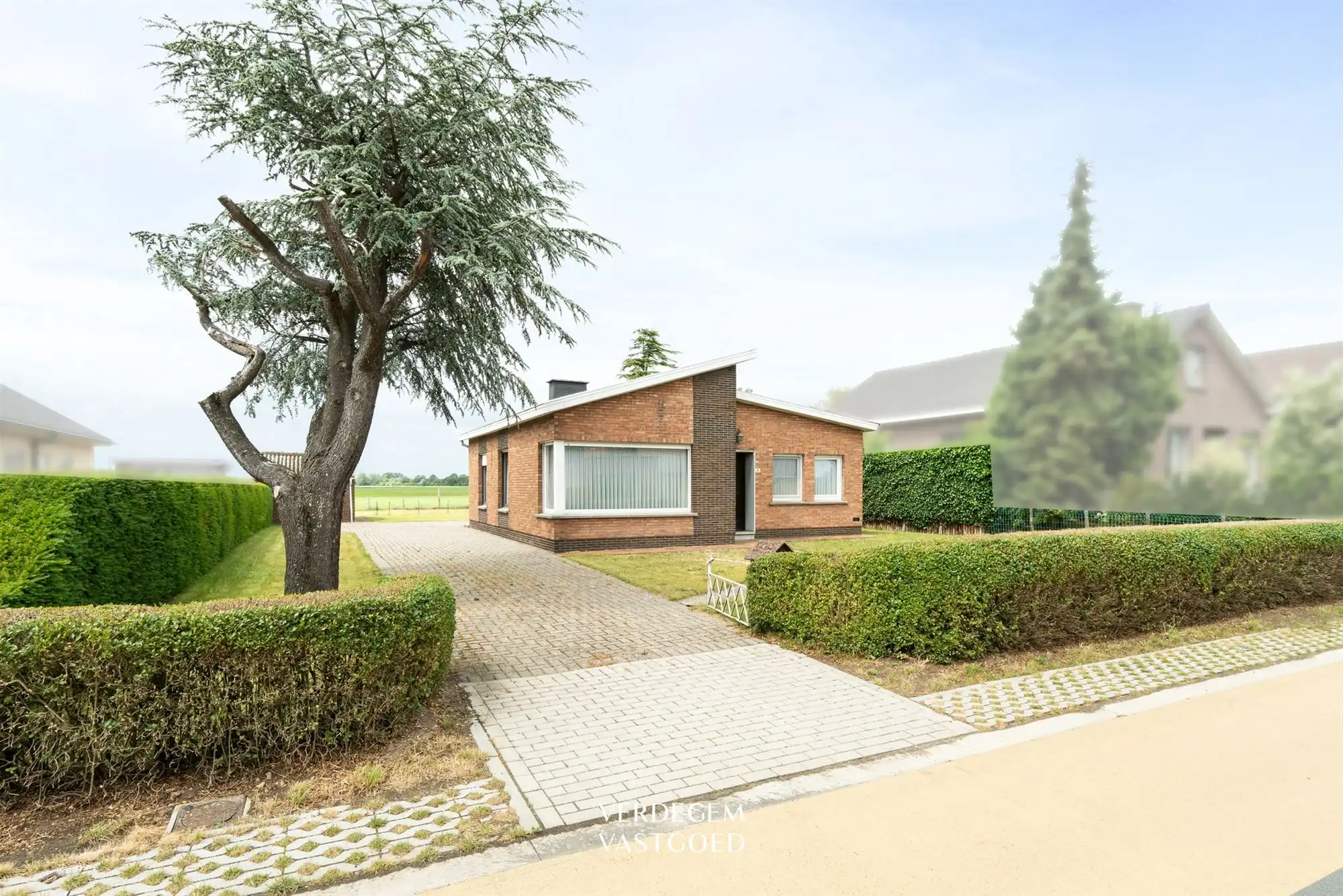 Hoofdfoto van de publicatie: Jaren '60 bungalow op een fijne locatie tussen groen en ruimte