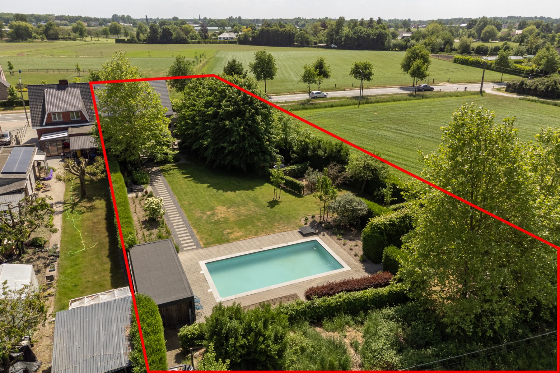 Ruime gezinswoning met 5 slk, verwarmd zwembad en tuin. foto 53