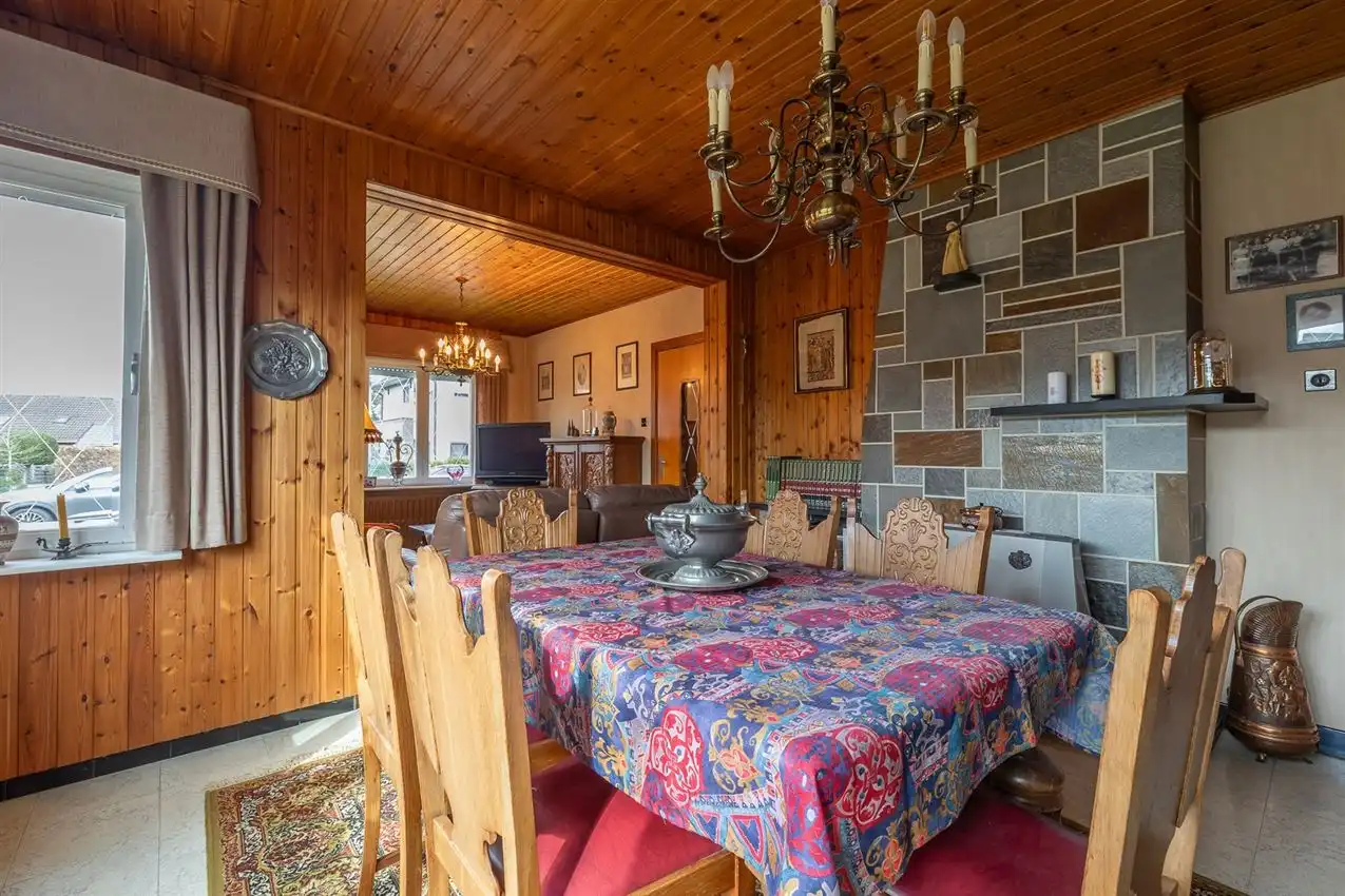 Vlakbij ingang merodebossen, soldie woning met potentieel foto 37