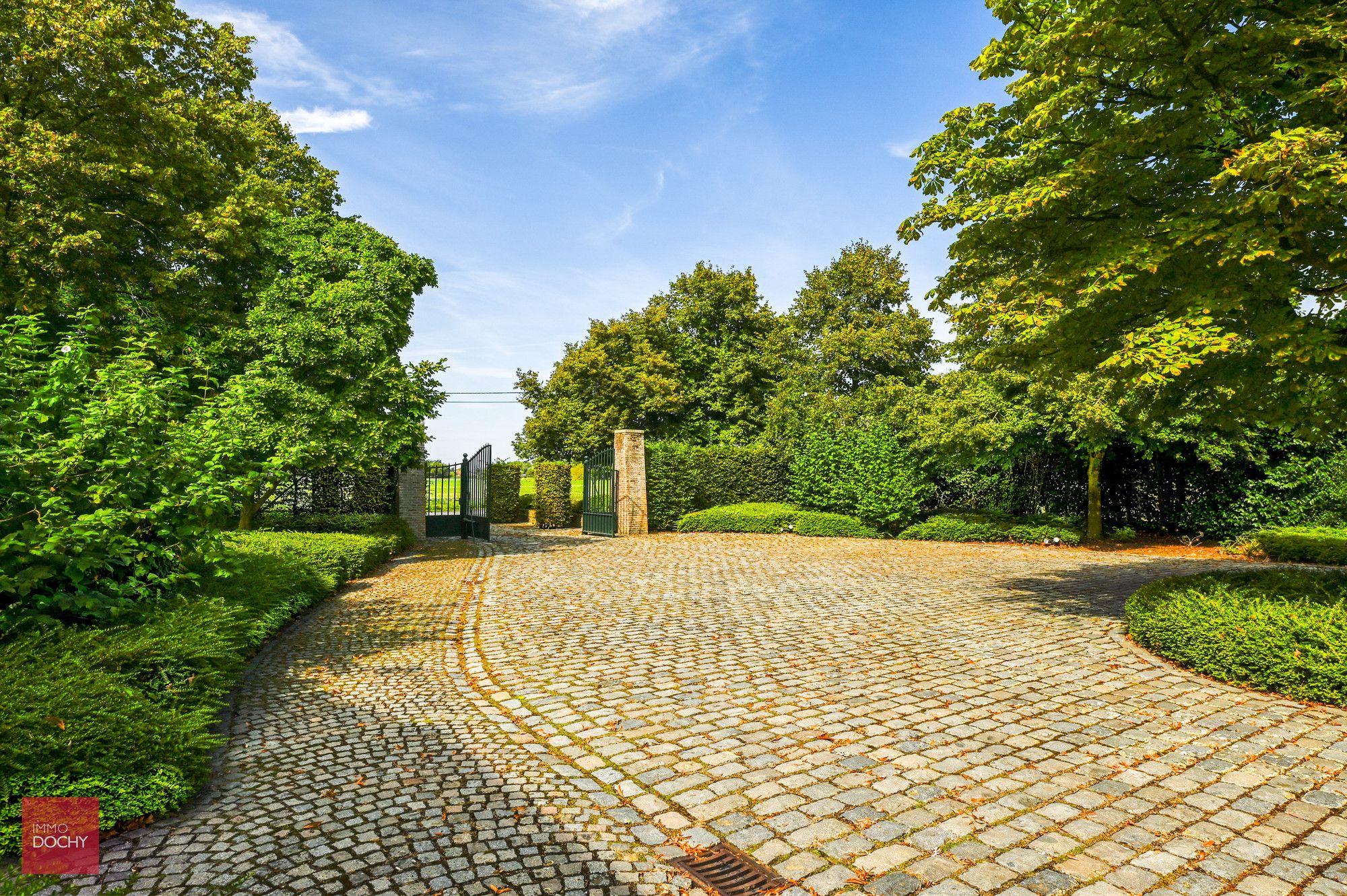 Ruim landhuis in prachtig domein van ca. 2ha foto 6