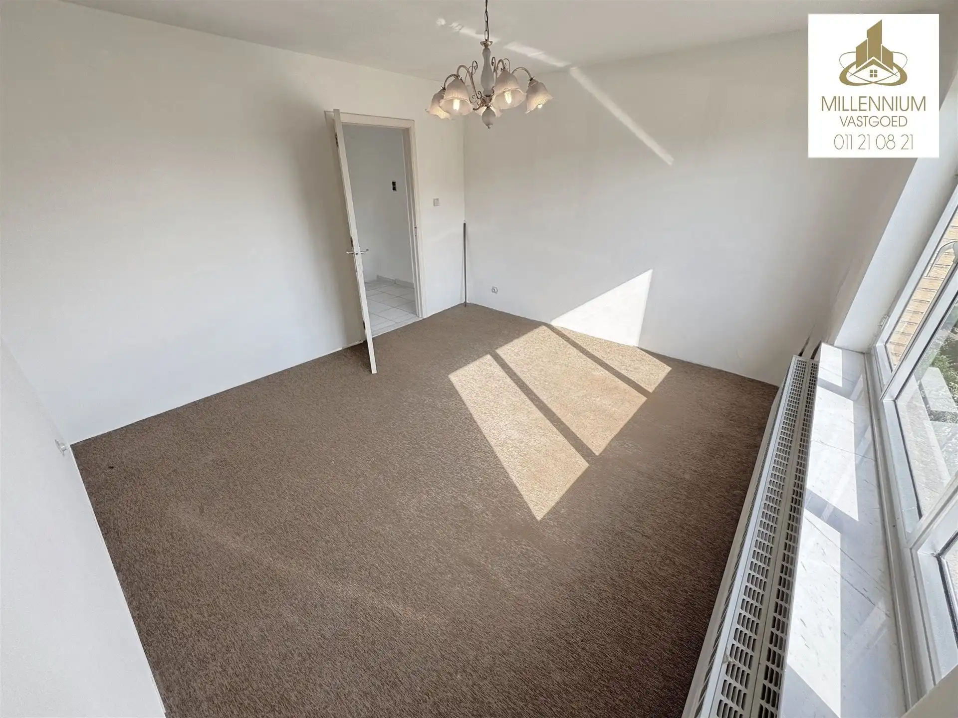 Ruime 4-Slaapkamerwoning en 2 Badkamers in Diepenbeek foto 14