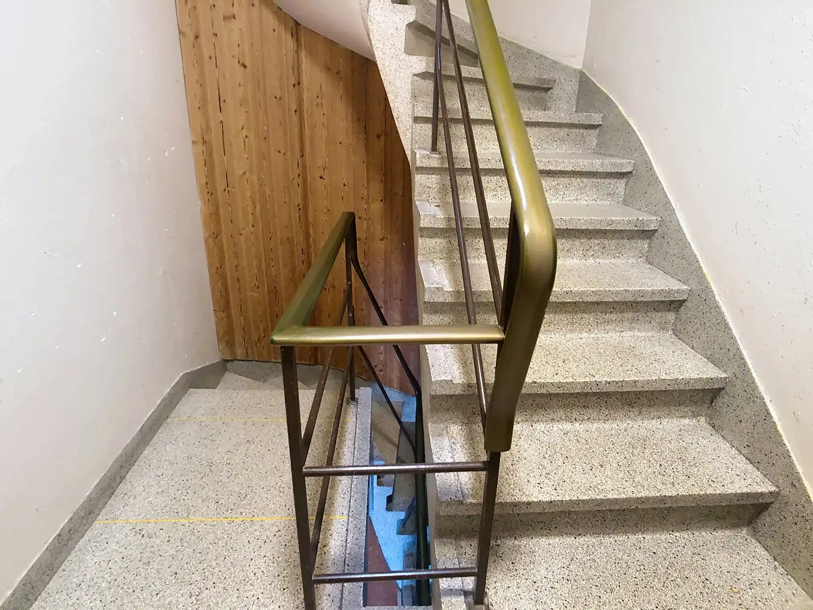 Appartement met 2 slkmrs, garage en staanplaats en 2 kelders foto 4