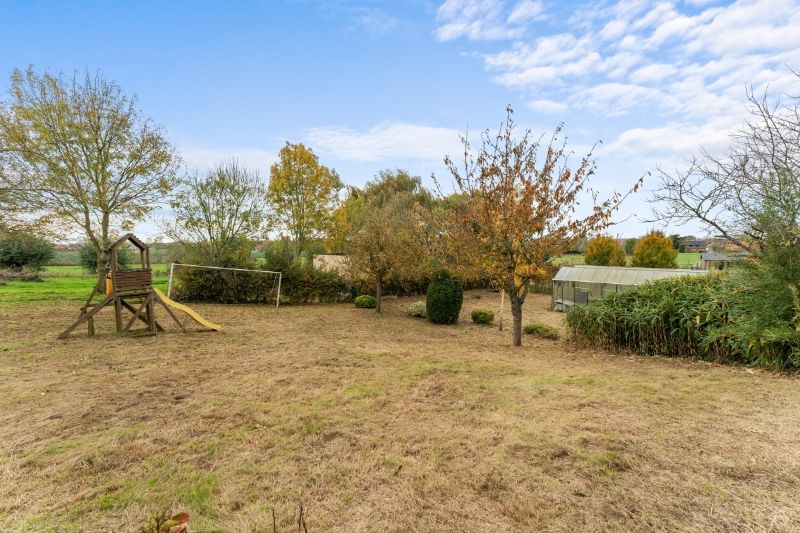 Te koop Moorslede alleenstaande villa op +/- 1600m², prachtig vergezichten foto 13