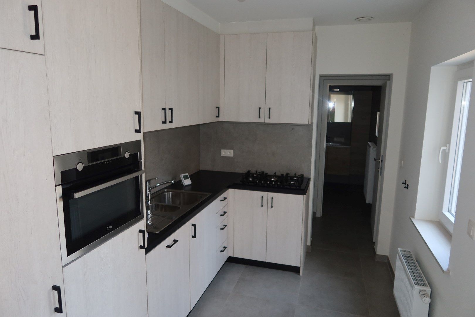 Gezellige en instapklare woning met 2 slk en grote tuin foto 6