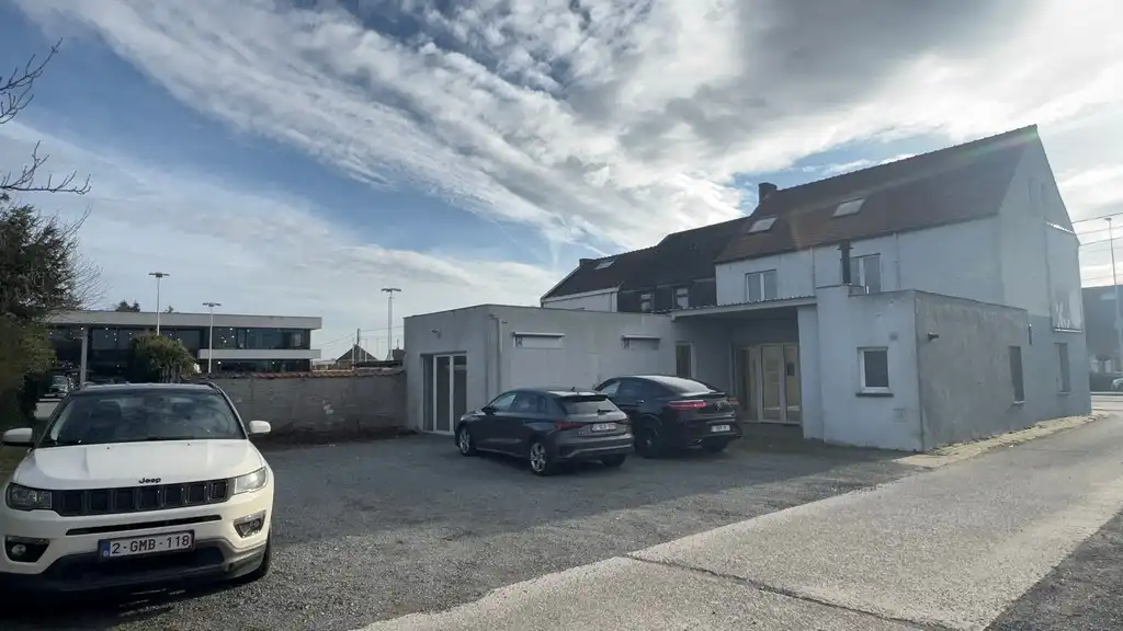 Commercieel gelegen handelspand te koop in Deinze (Astene) foto 23