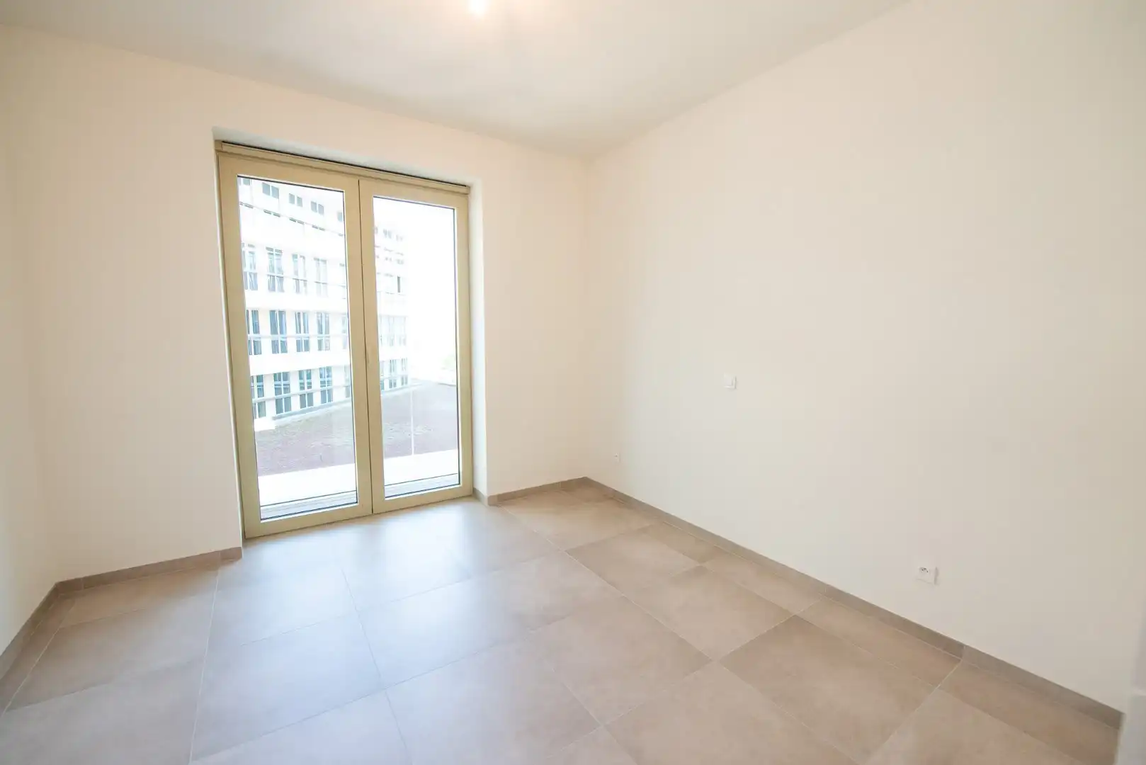 Prachtig BEN hoekappartement te huur in de gegeerde "Waterfront" residentie foto 6