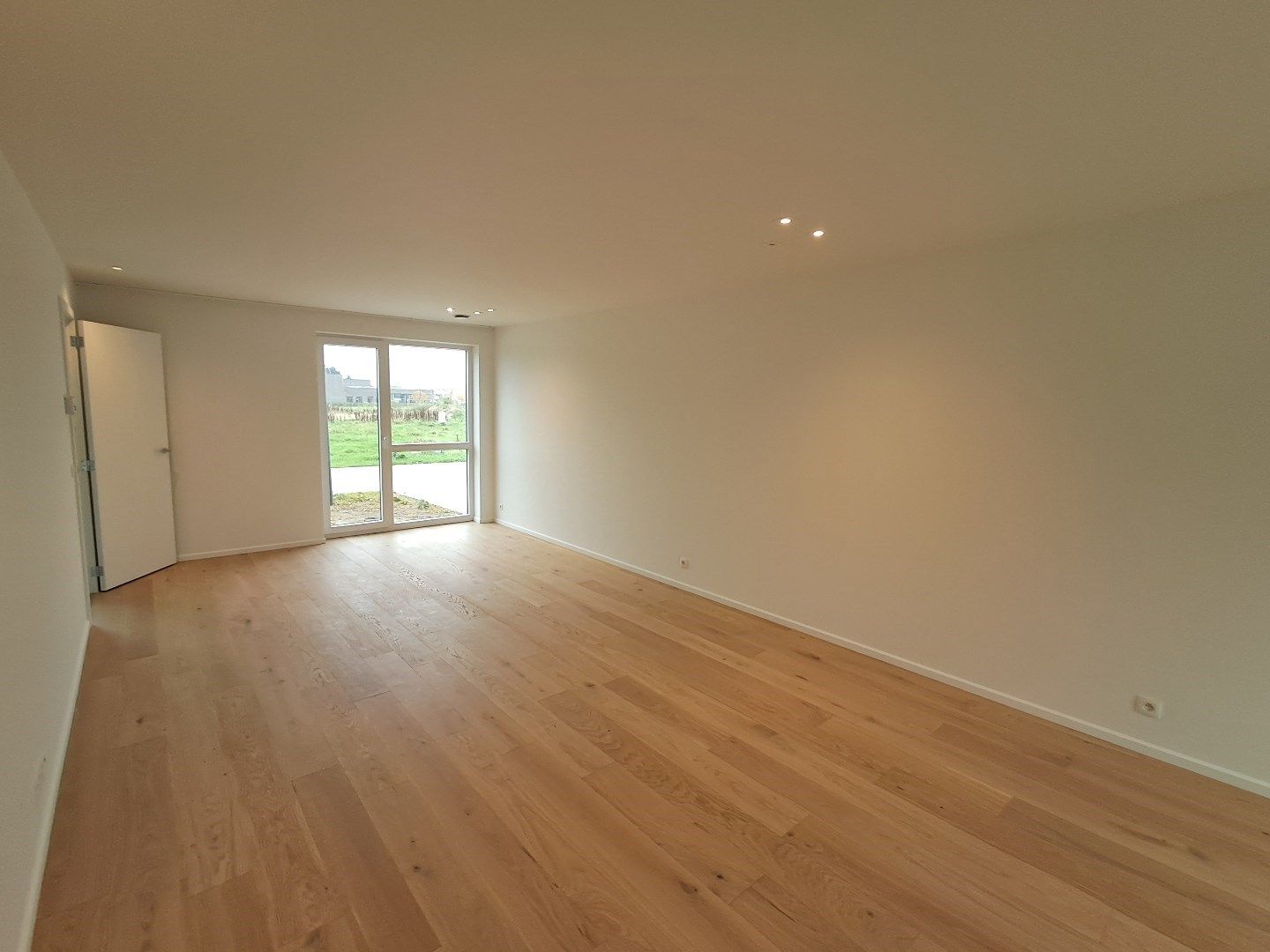 Nieuwbouwwoning op rustige ligging. foto 3