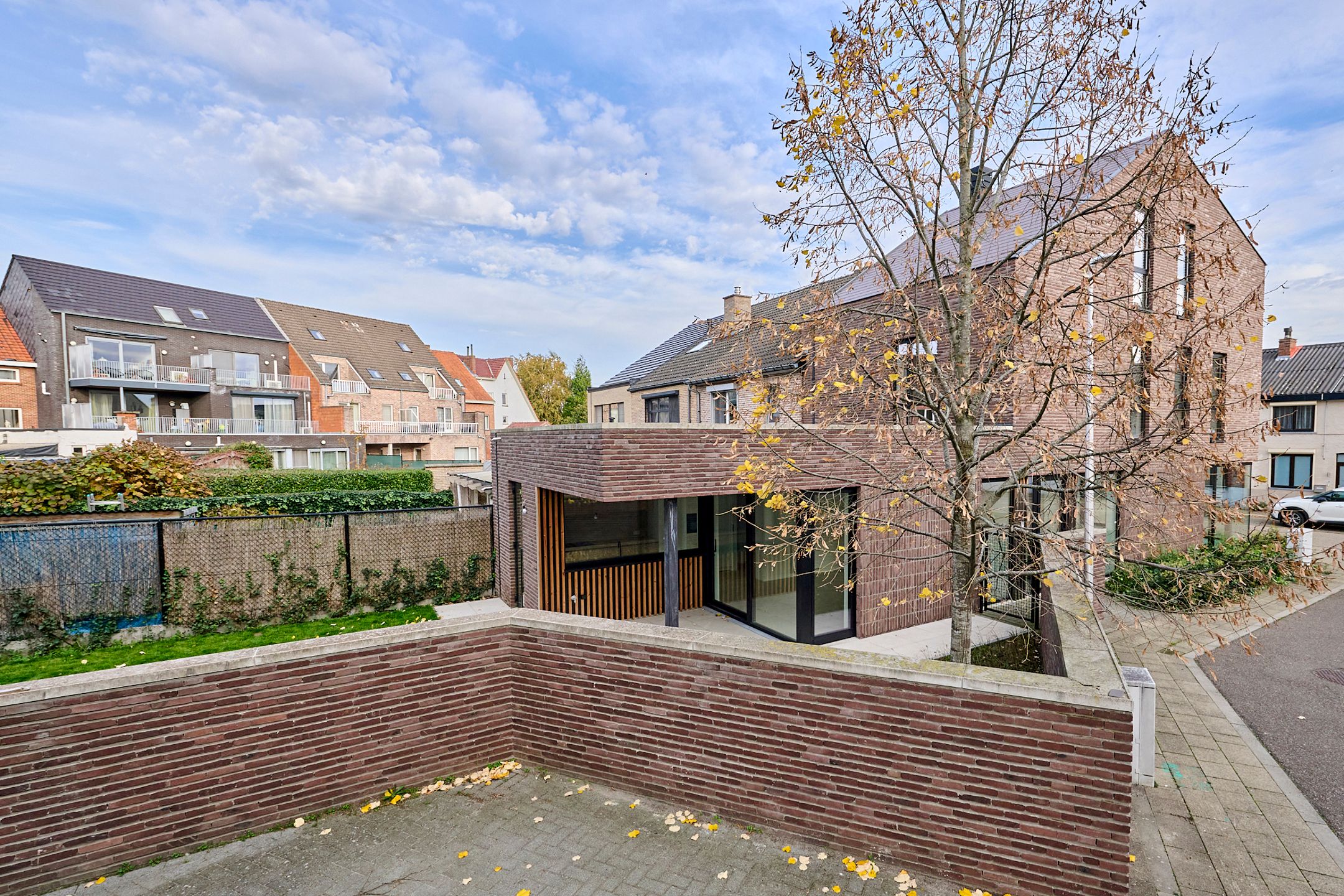 Ruime woning met 4 of 5 slaapkamers en 2 badkamers foto 5