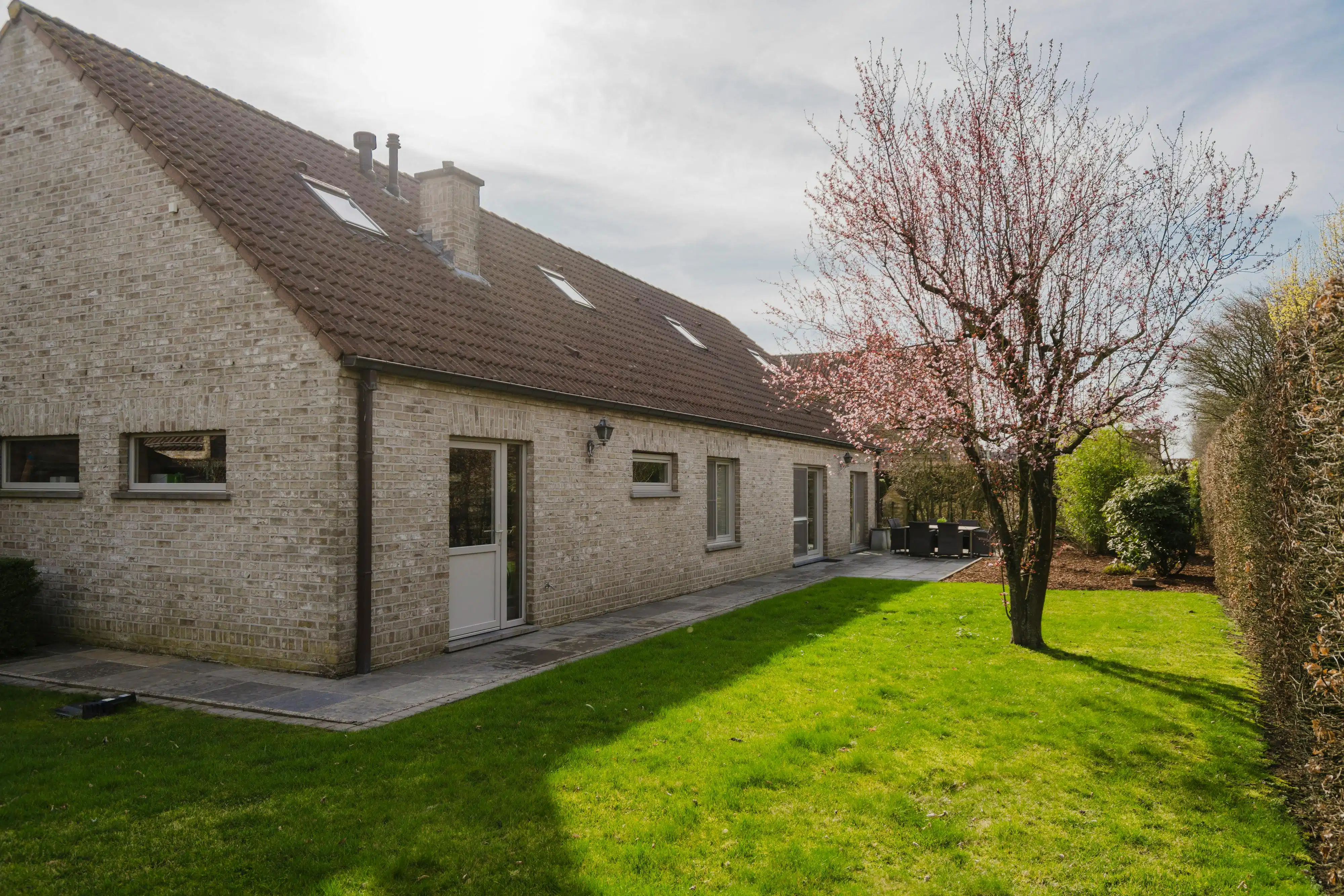 Instapklare, rustig gelegen villa met 4 slaapkamers in Wevelgem! foto 13