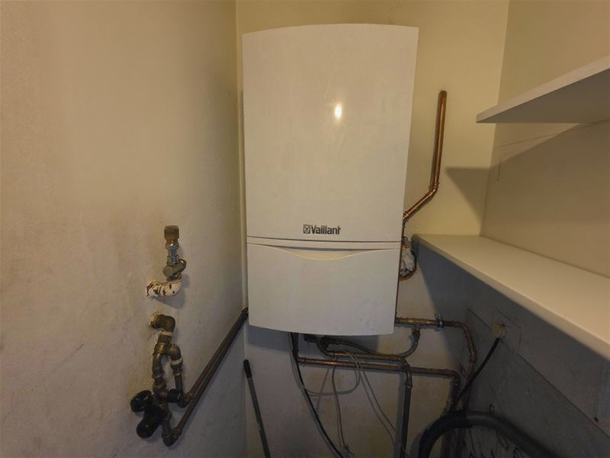 Lichtrijk appartement met 2 slaapkamers, terras en garagebox foto 10