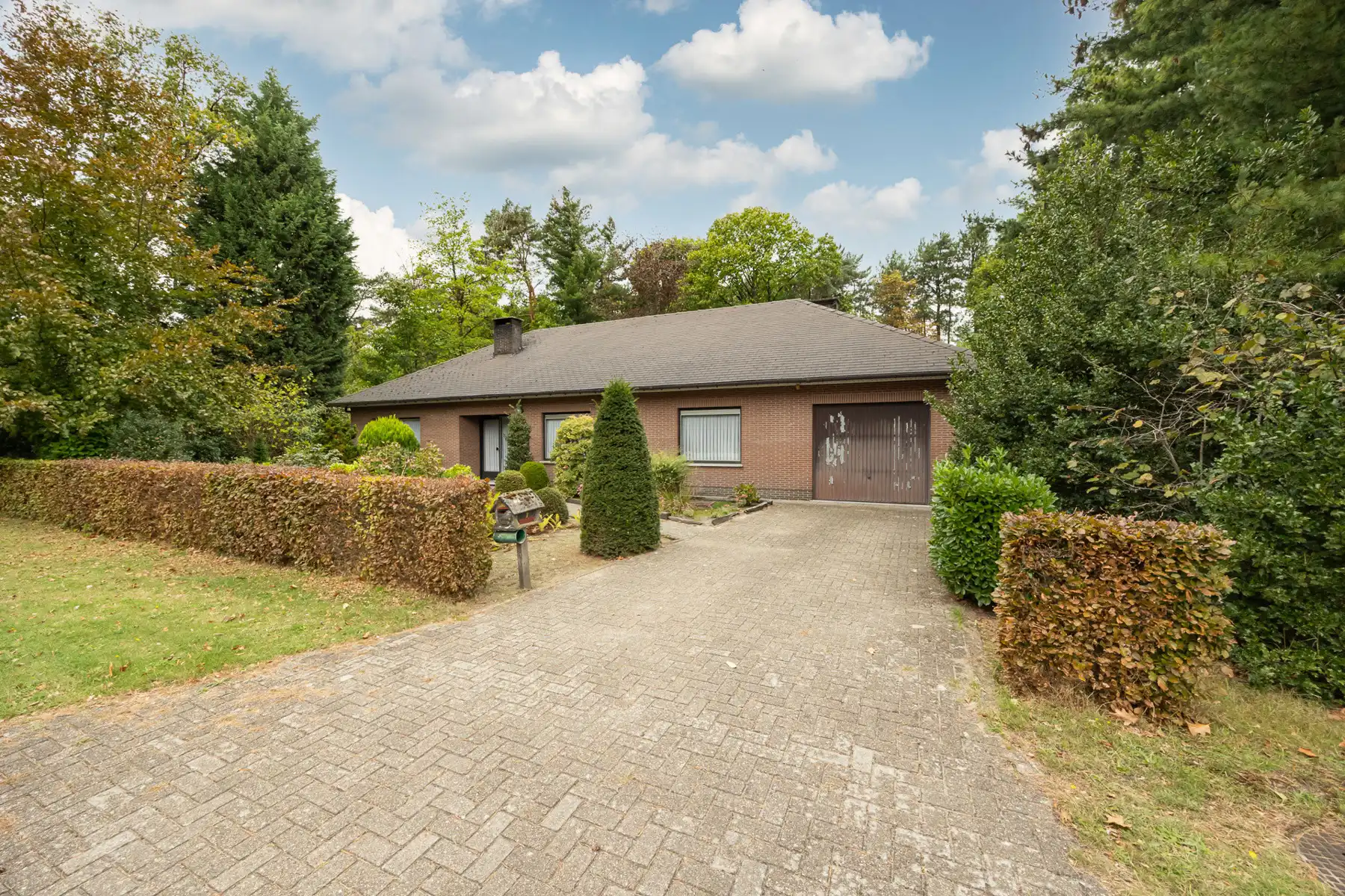 Laagbouwvilla op residentieel perceel van ca. 1.783 m². foto 4