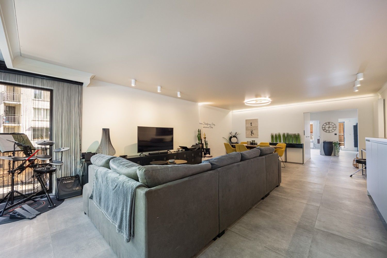 Ruim en lichtrijk 3-slaapkamer appartement met zicht op groen en ruim terras foto 2