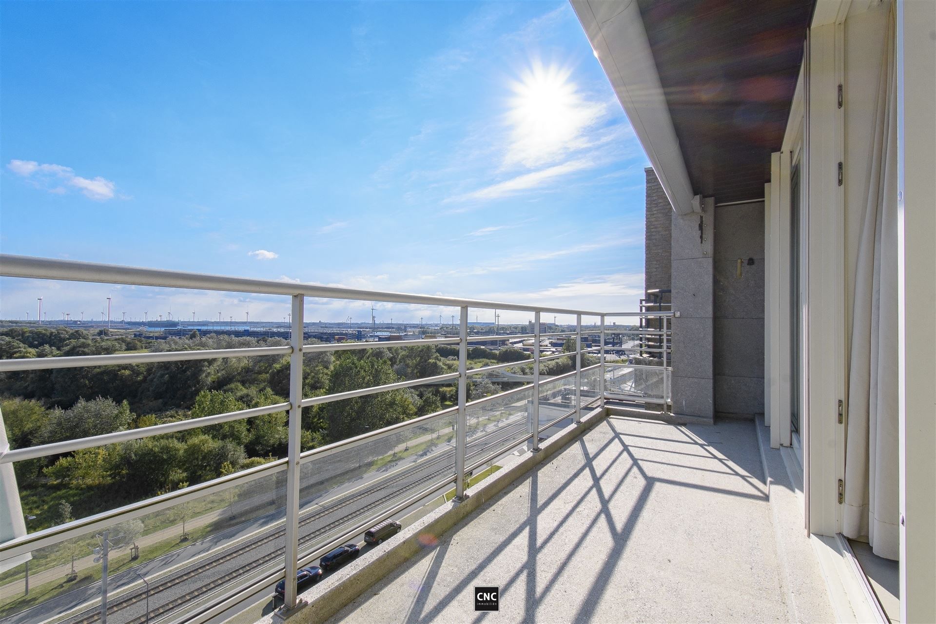 Prachtig appartement met zicht op zee, gelegen in het bruisende Heist-aan-Zee. Met een bewoonbare oppervlakte van 117m² biedt dit modern ingerichte appartement een perfecte combinatie van comfort en stijl. foto 21