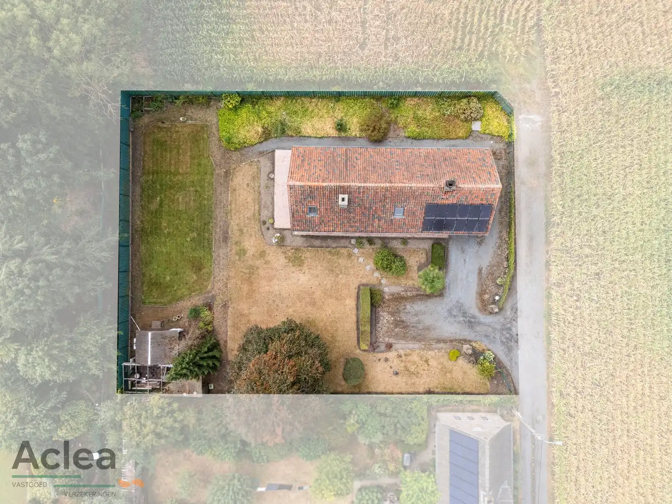 Te renoveren open bebouwing met landelijke ligging foto 4