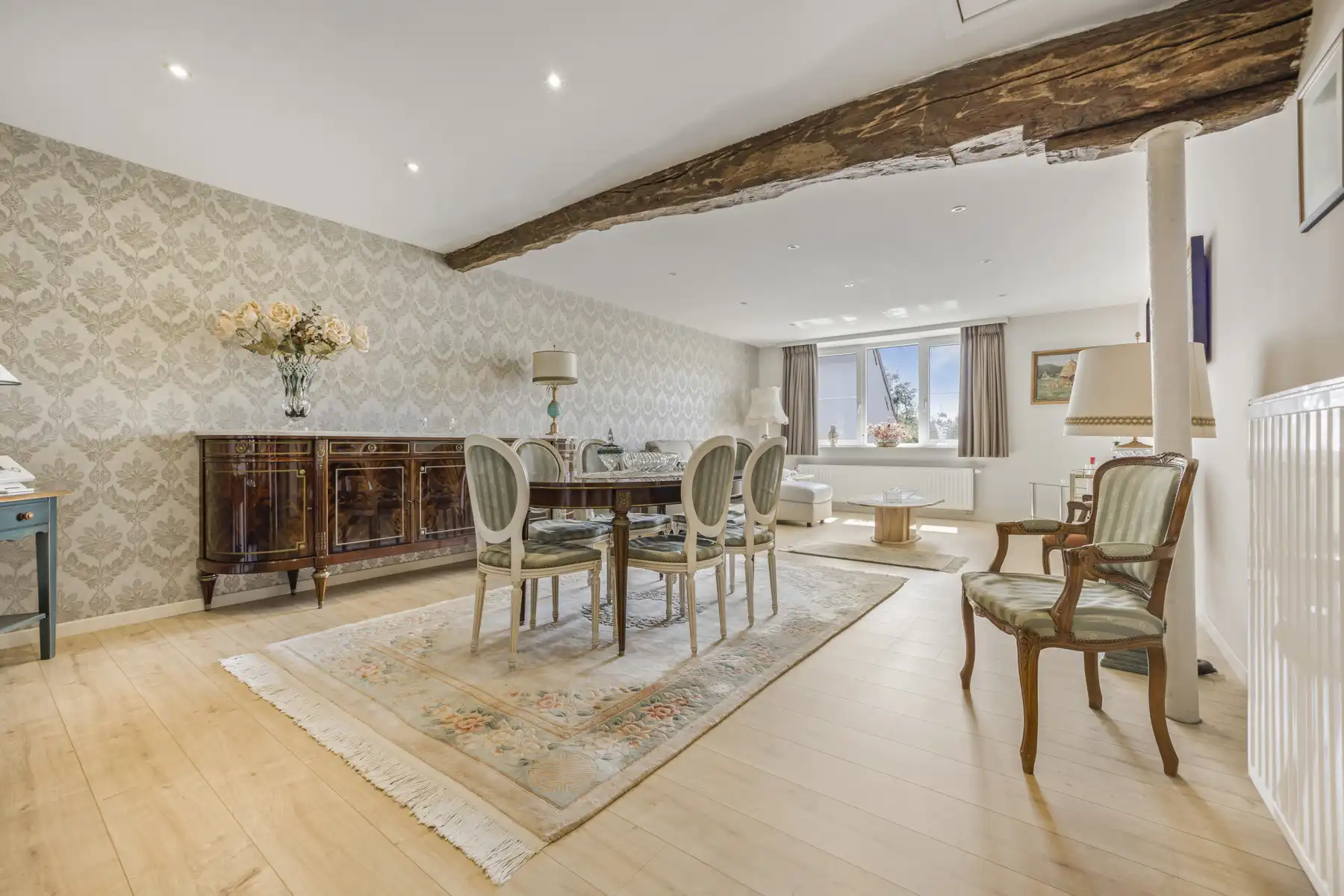 Ruime karakterwoning met 6 kamers, 3 badkamers en tuin foto 19