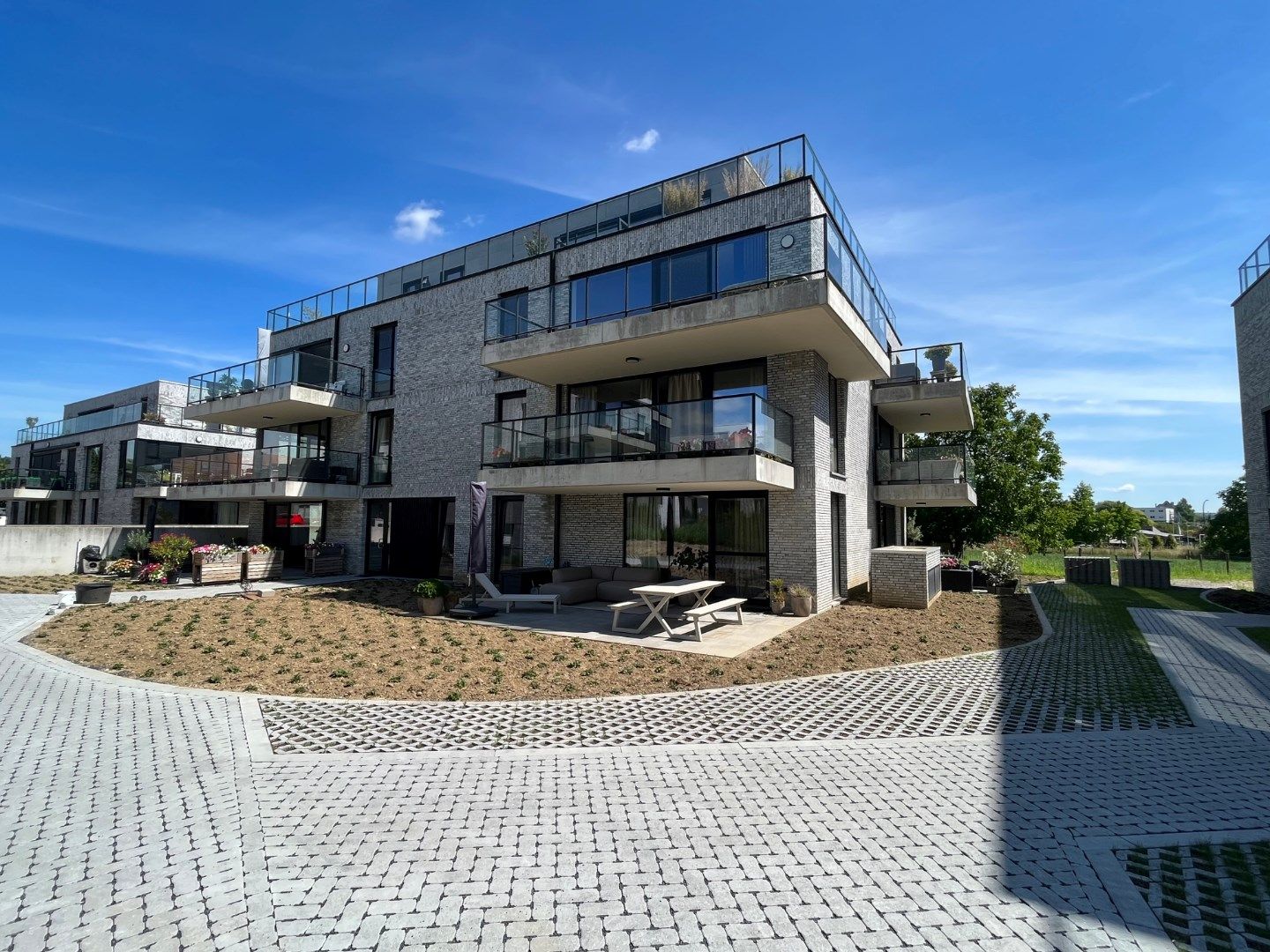  Gelijkvloers appartement met ruim terras foto 2