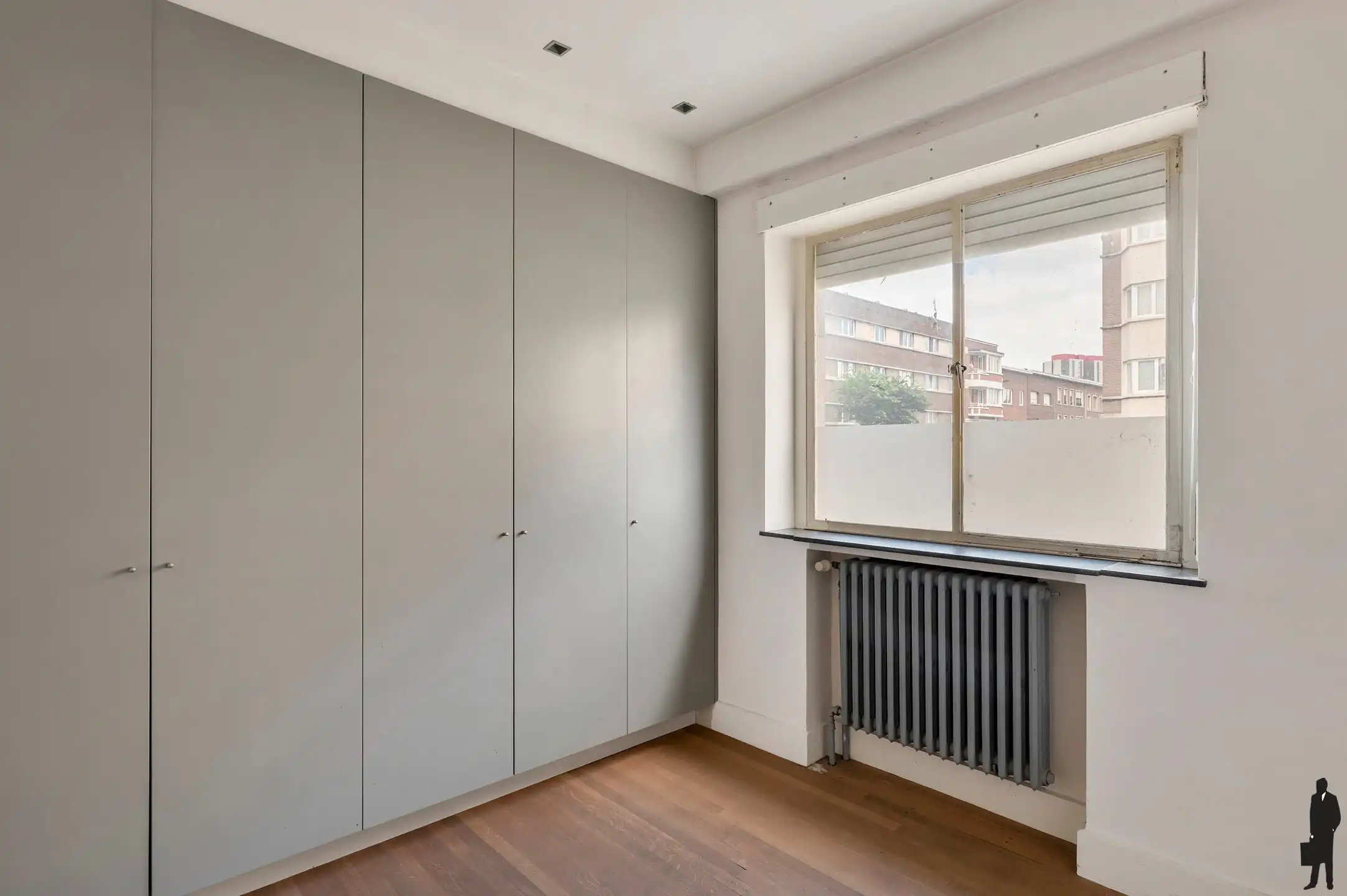 Modernistisch hoekpand met garage in de Tentoonstellingswijk foto 4