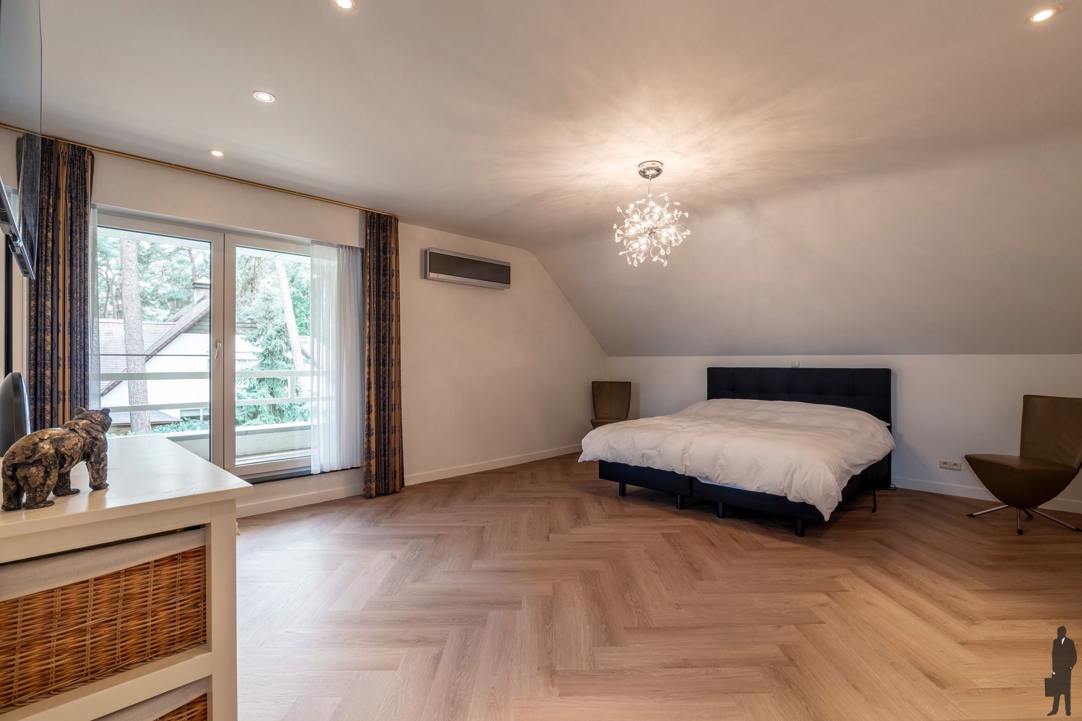Tijdloze, volledig gerenoveerde villa 'Arendsnest' te Achel foto 19