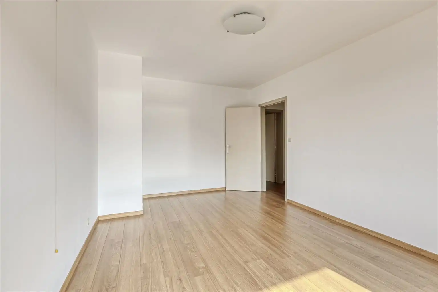 Prachtig ruim appartement met 3 slaapkamers en autostaanplaats gelegen in het hart van Maaseik.  foto 13