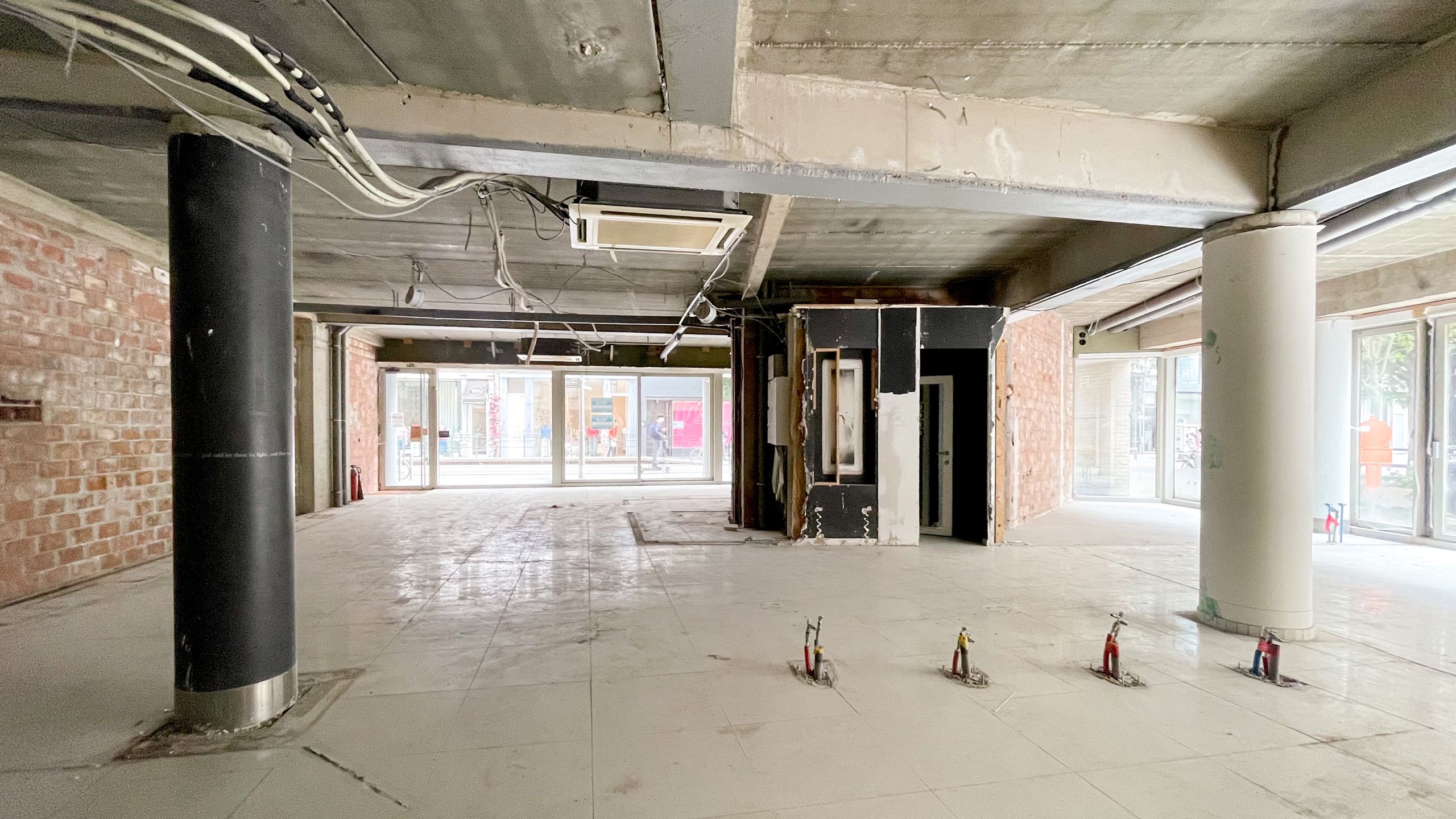 commercieel gelijkvloers ca 145 m² in Nationalestraat foto 4
