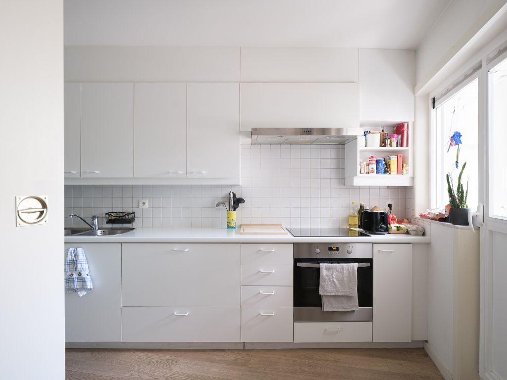 Instapklaar 3-slaapkamerappartement met uniek waterzicht en zonnig terras foto 7