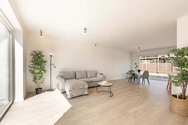 Prachtige nieuwbouwwoning met 3 slaapkamers TE KOOP in Sint-Eloois-Vijve! 🏡✨ foto 6