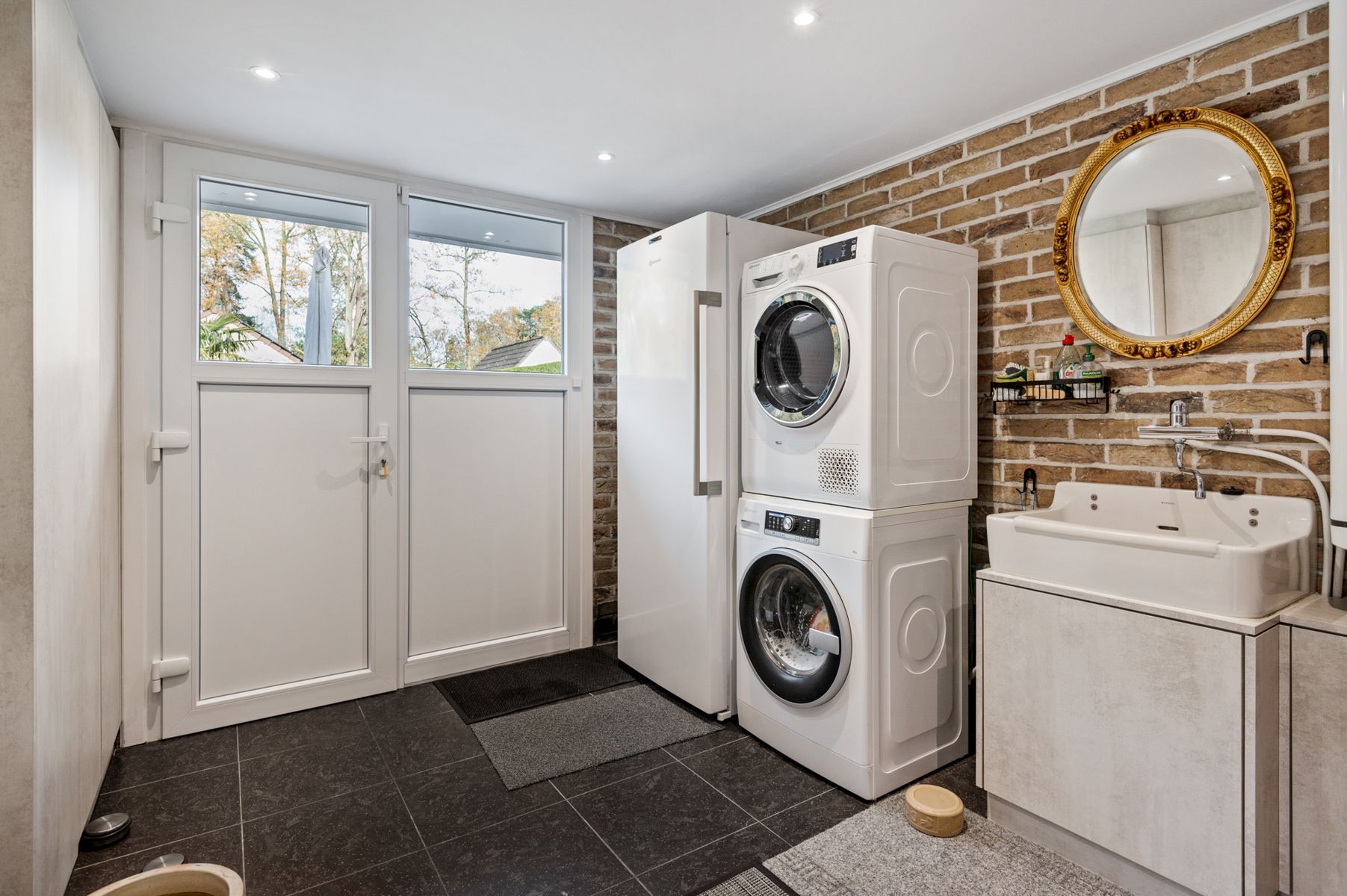 Instapklare woning gelegen in een doodlopende straat foto 15