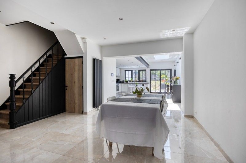 Volledig gerenoveerde woning foto 9