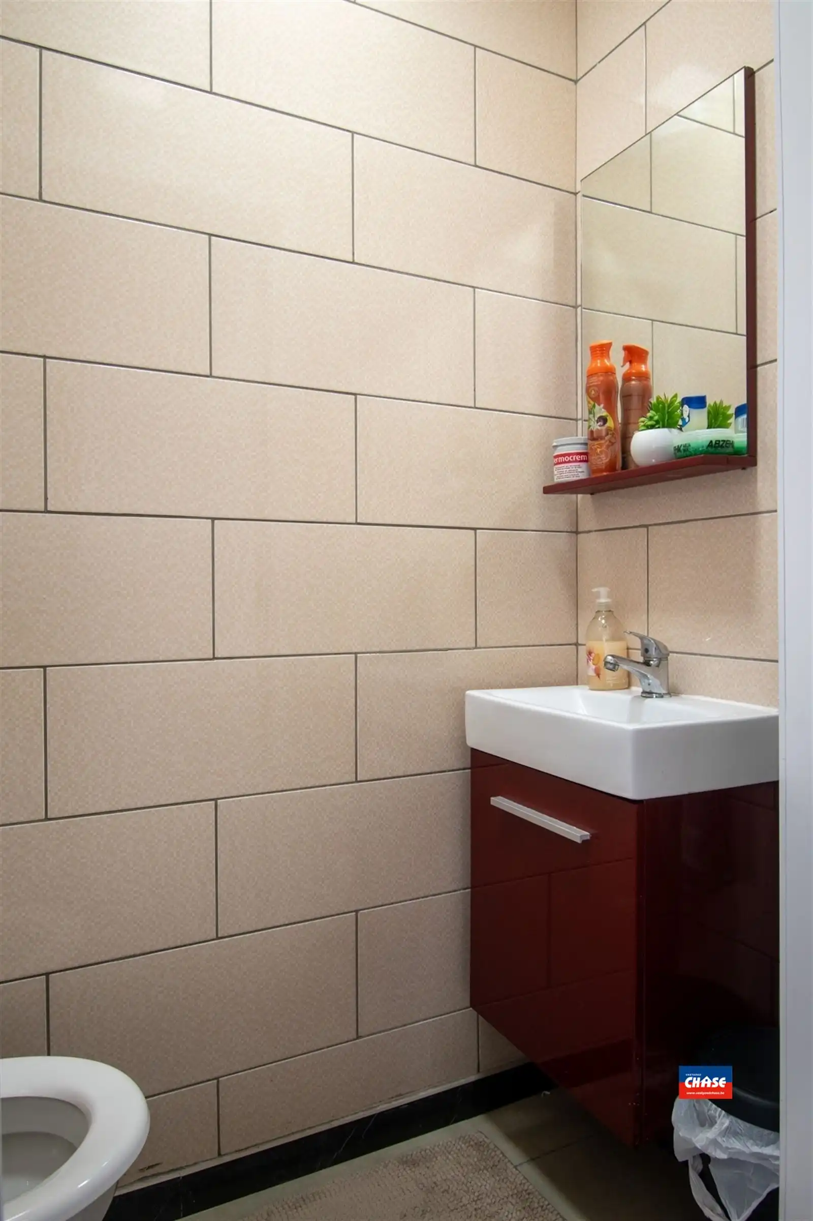 Ruime gezinswoning met vier slaapkamers en tuin foto 22