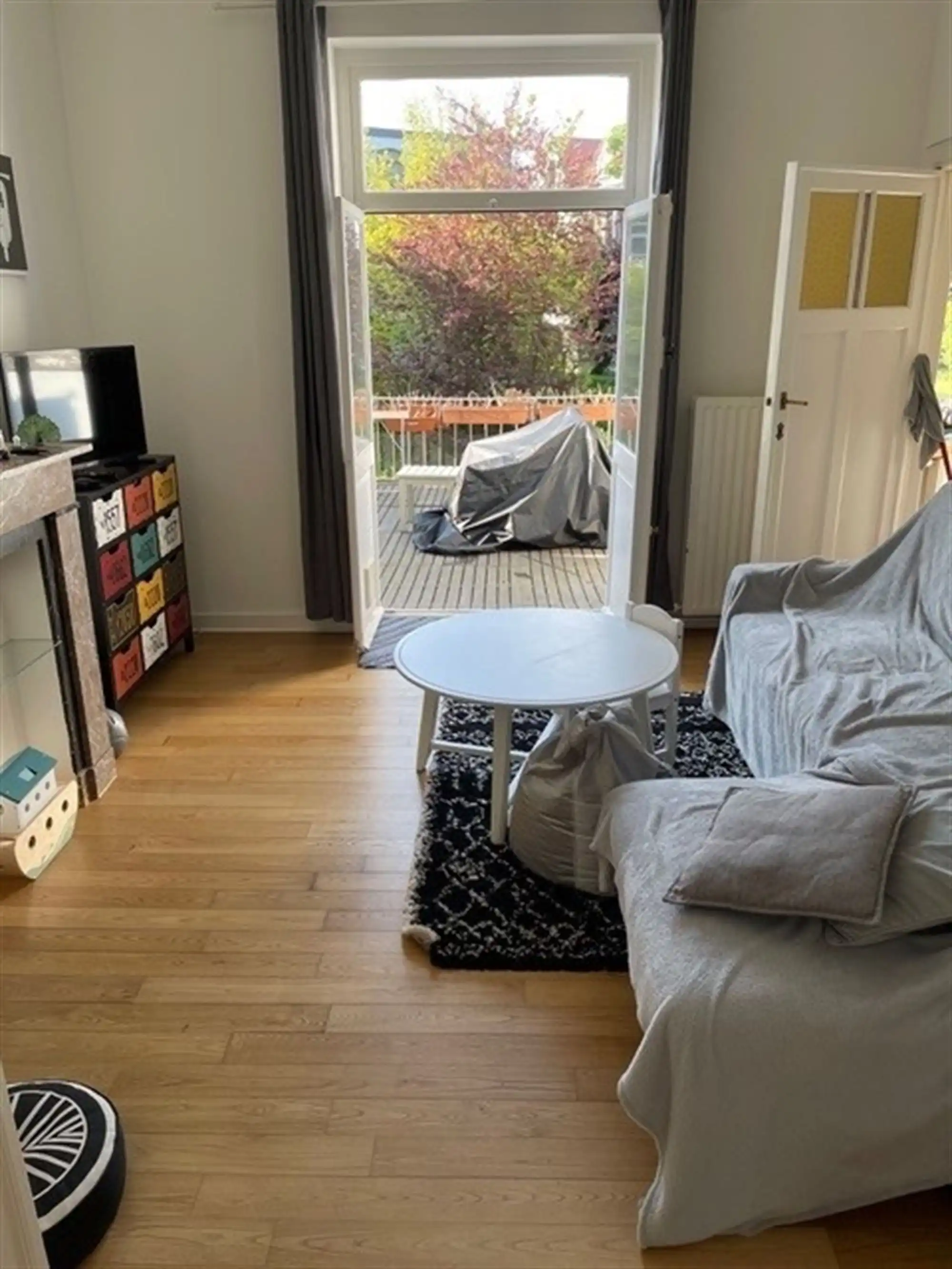 Appartement met grot terras foto 8