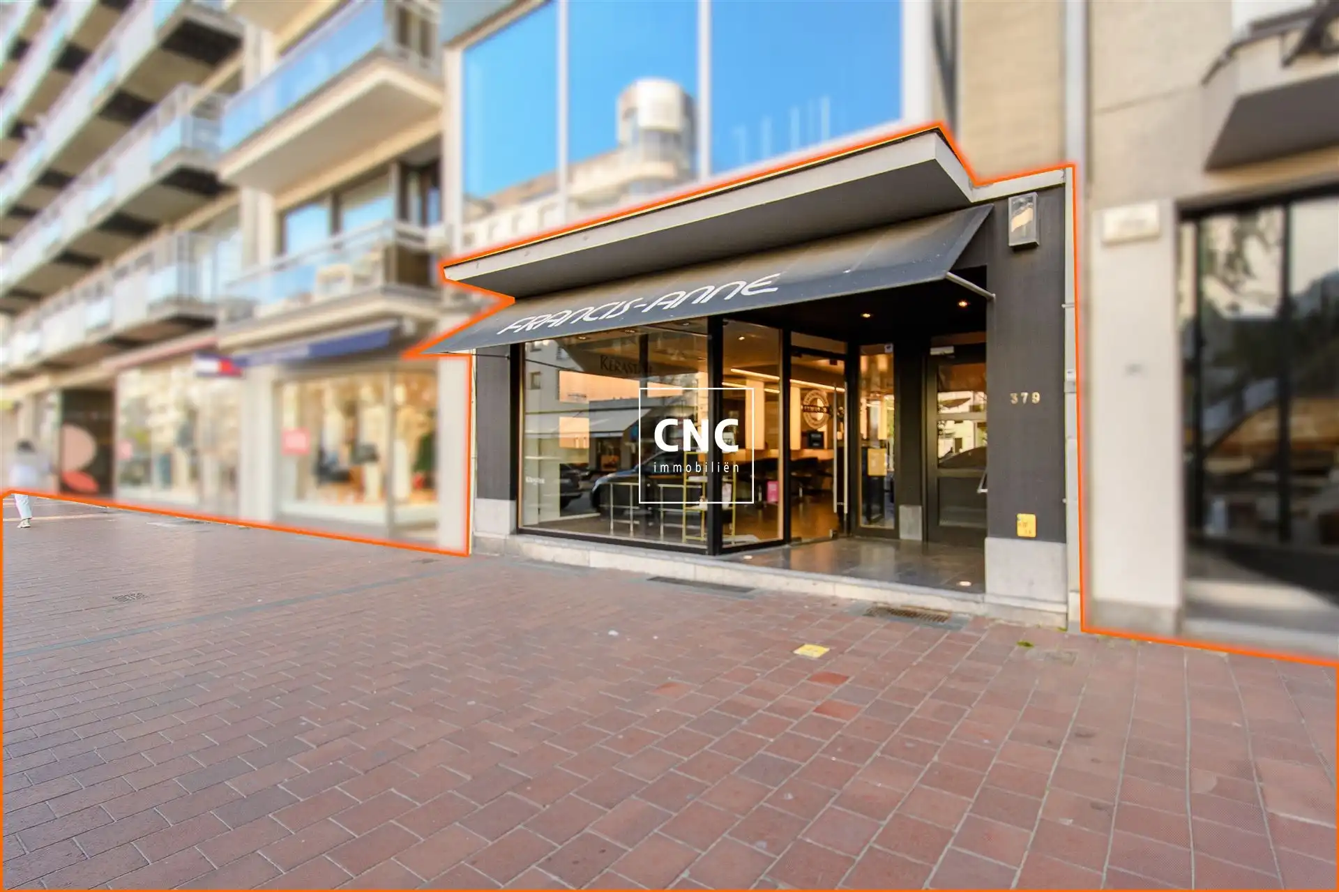 Exclusieve Commerciële Ruimte te Huur op Toplocatie in de Lippenslaan foto {{pictureIndex}}