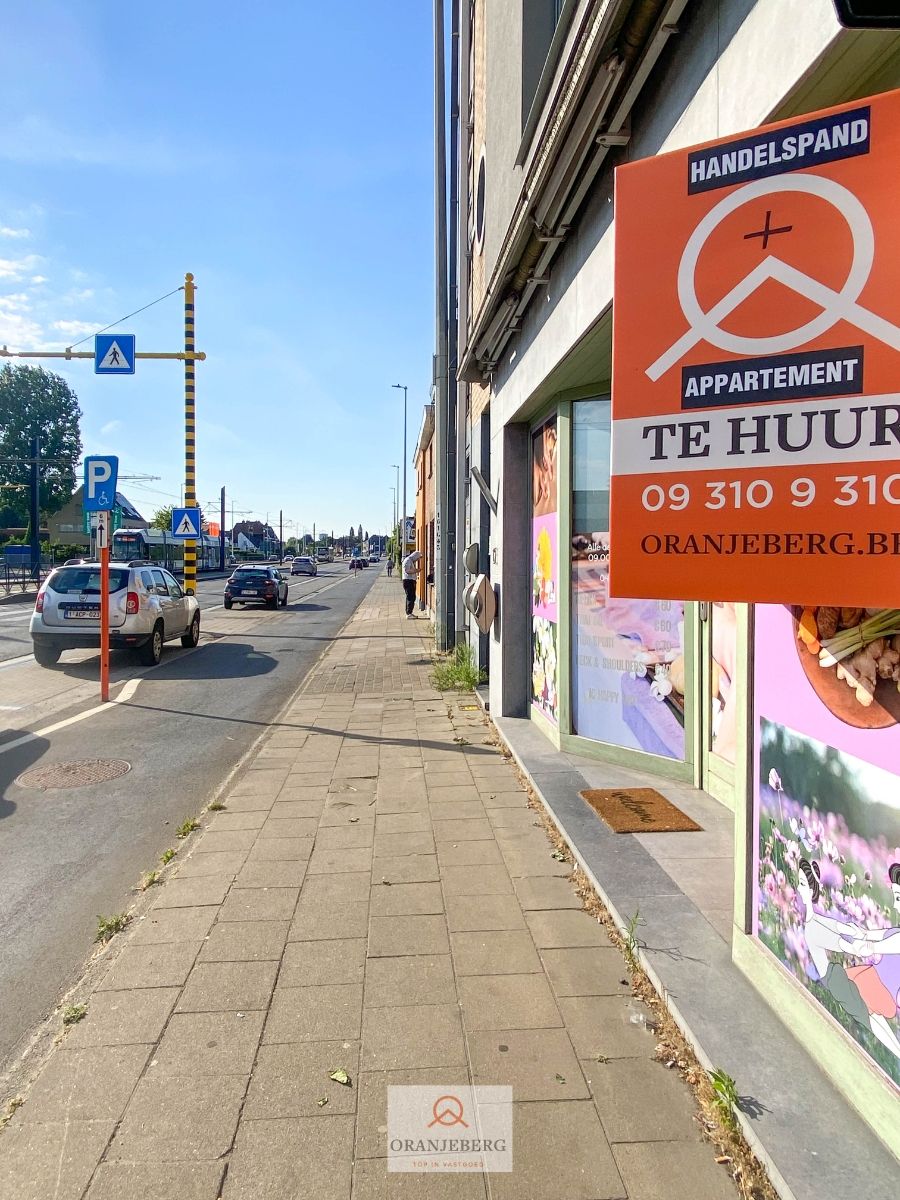 Handelspand met woonst op commercieel strategische ligging te Gent/Melle foto 34