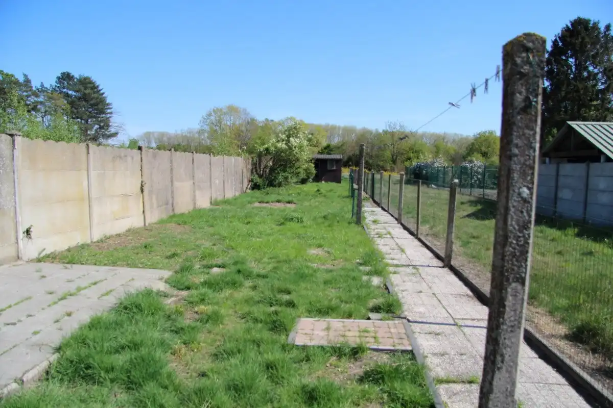 Woning met 2 slaapkamers, stalling en diepe tuin foto 13