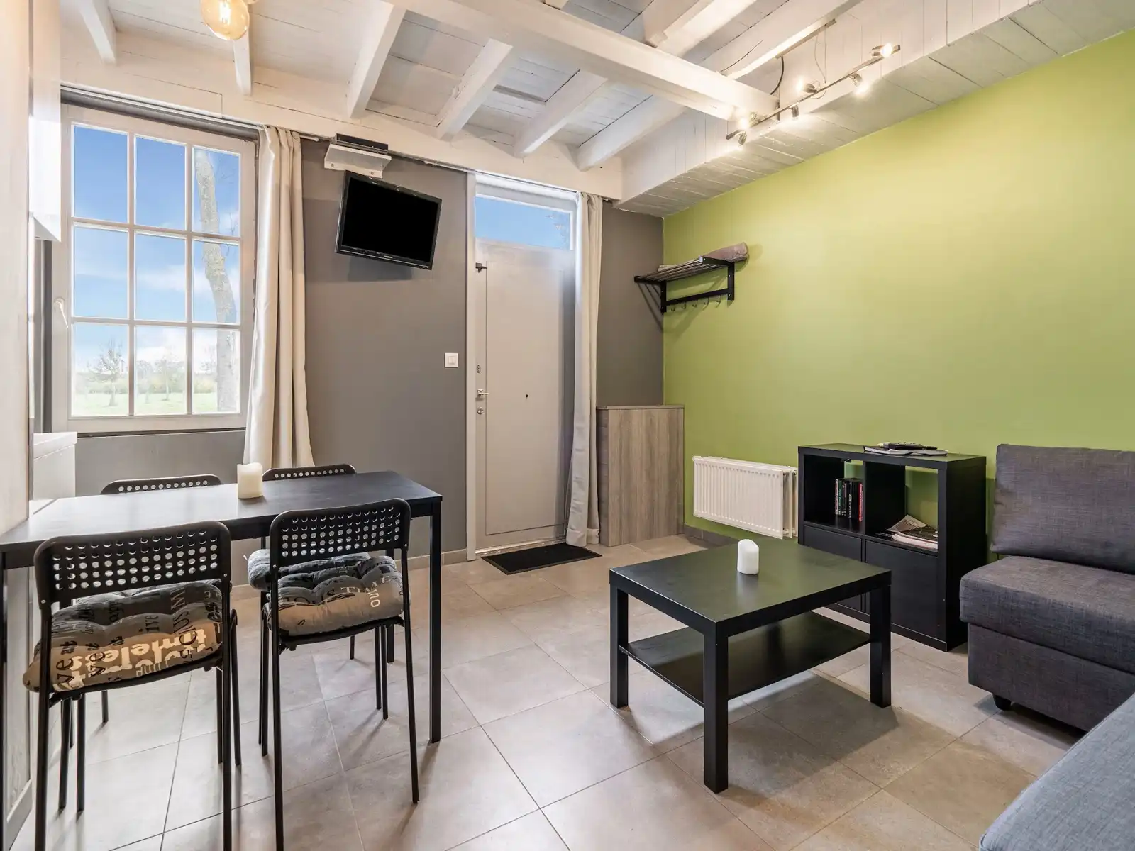 Landelijk gelegen woning met 4/5 slpks, zwembad en tuin foto 13