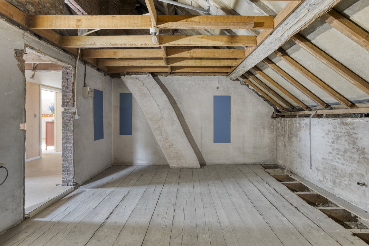 Mooie herenwoning in Schellebelle te koop met tuin en garage foto 14