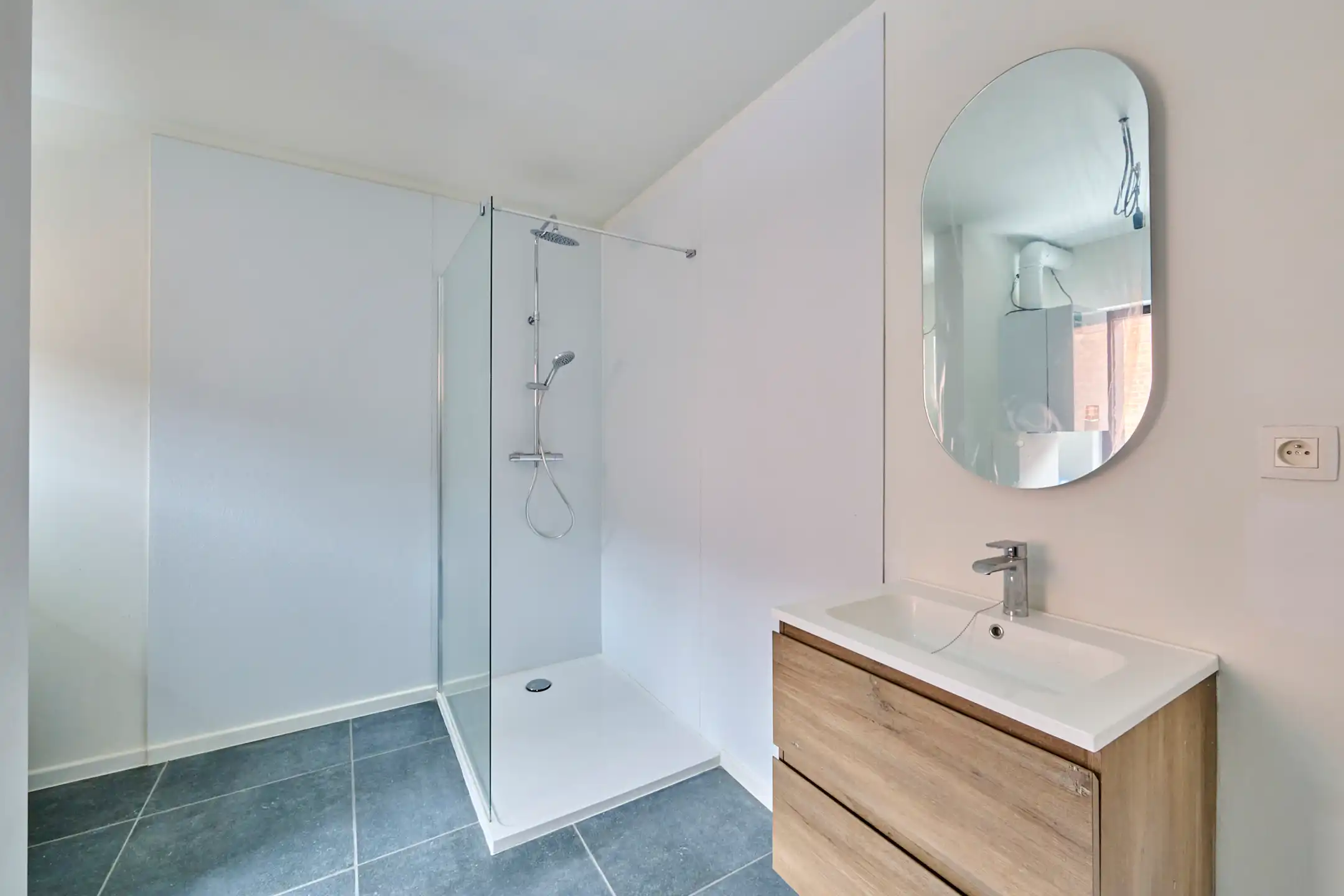 RUIME GERENOVEERDE WONING  foto 12