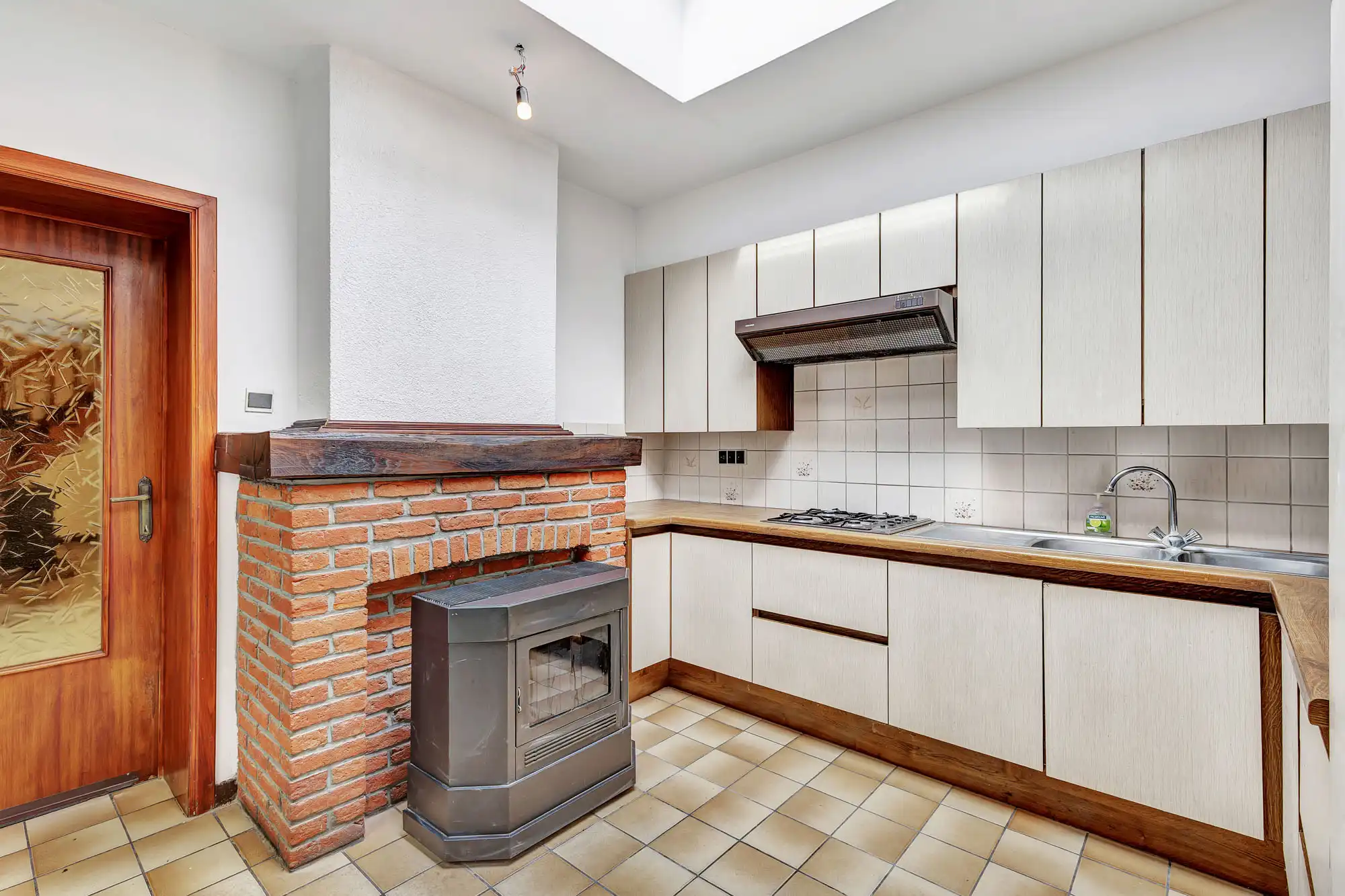 Goed onderhouden ruime rijwoning met tuin foto 9