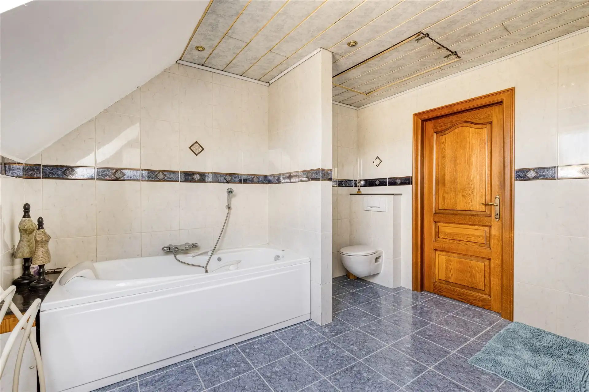 Exclusief gelegen villa op 3.970 m² in Sint-Lievens-Houtem foto 16