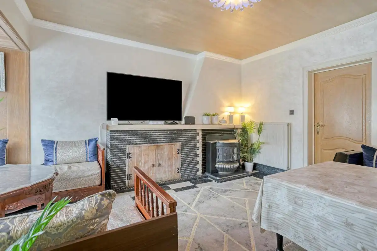 Huis met 3 slaapkamers in de Sint-Elisabethwijk te Kortrijk foto 8