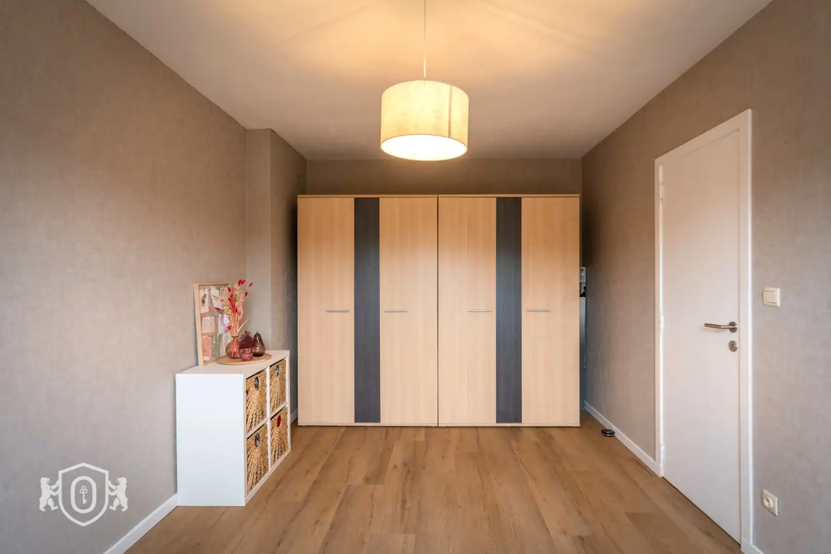 Halfopen 4-slpkr woning met tuin & garage foto 20