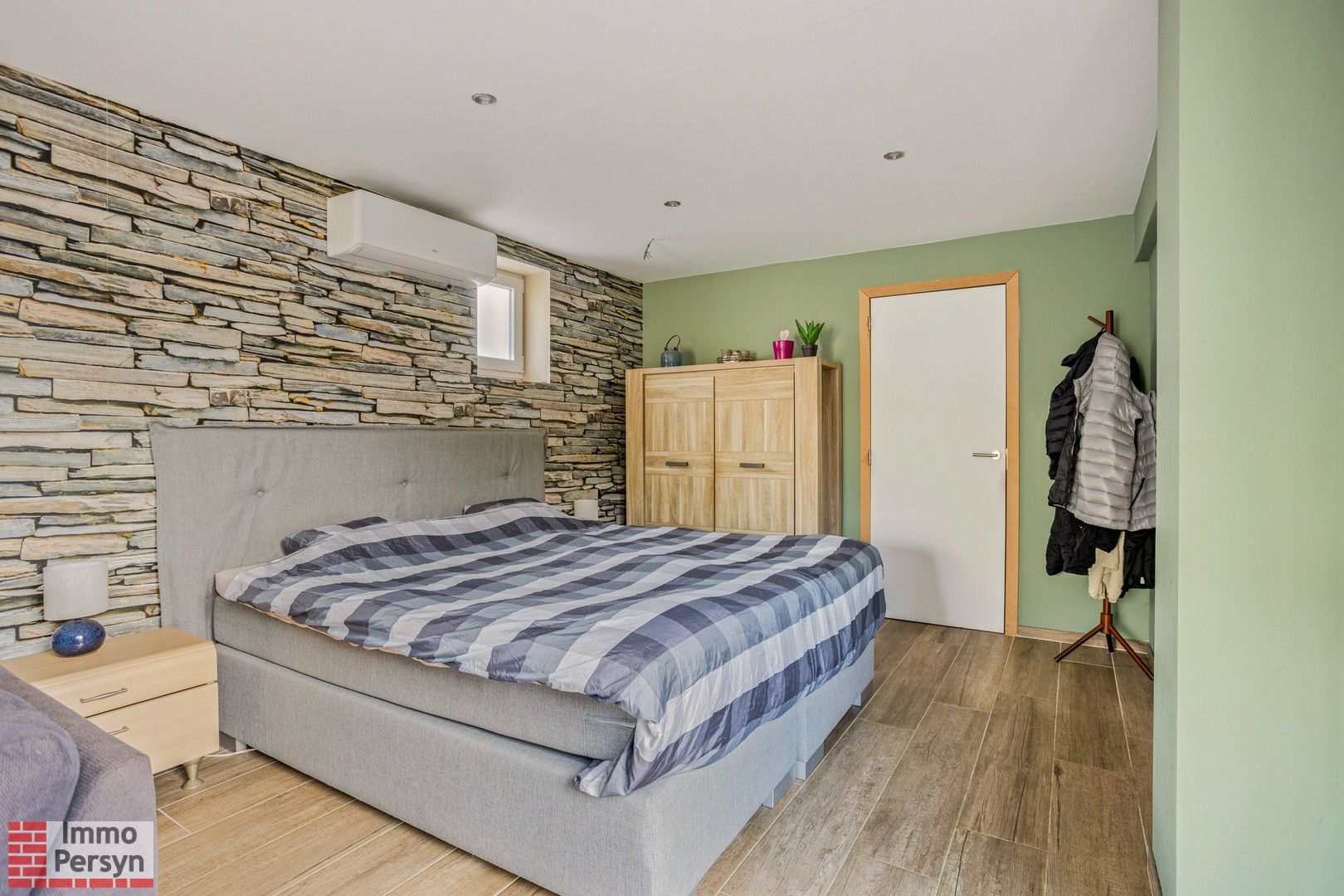 Halfopen instapklare woning met 4 (mogelijk 5) slaapkamers foto 7