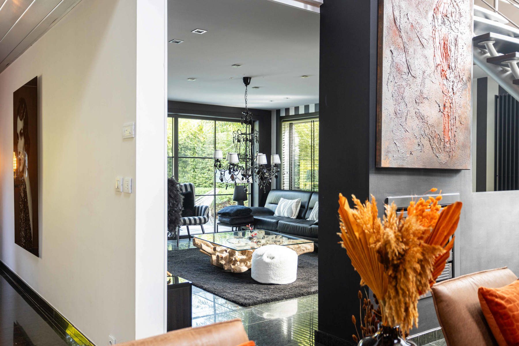 Prachtig gerenoveerde woning met luxe faciliteiten foto 28