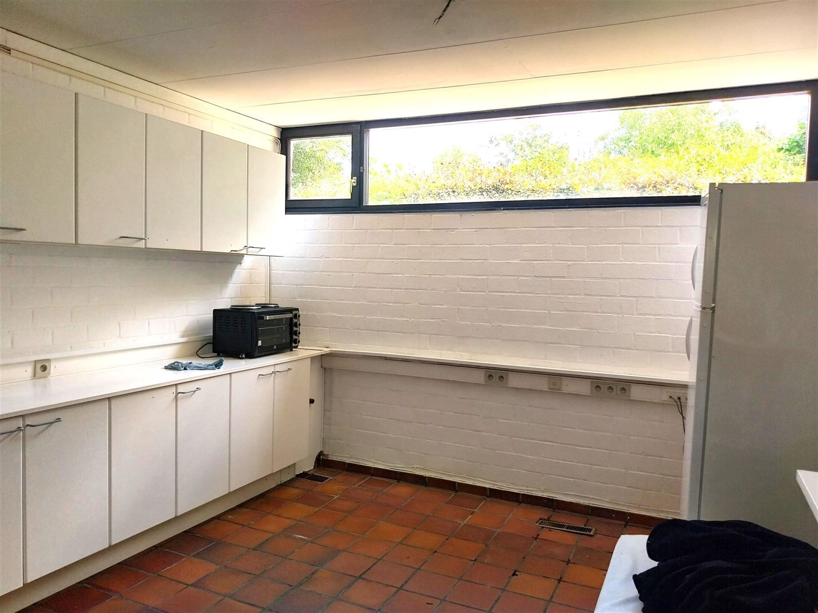 TE HUUR: Multifunctioneel gebouw op het industrieterrein van Beringen! foto 9