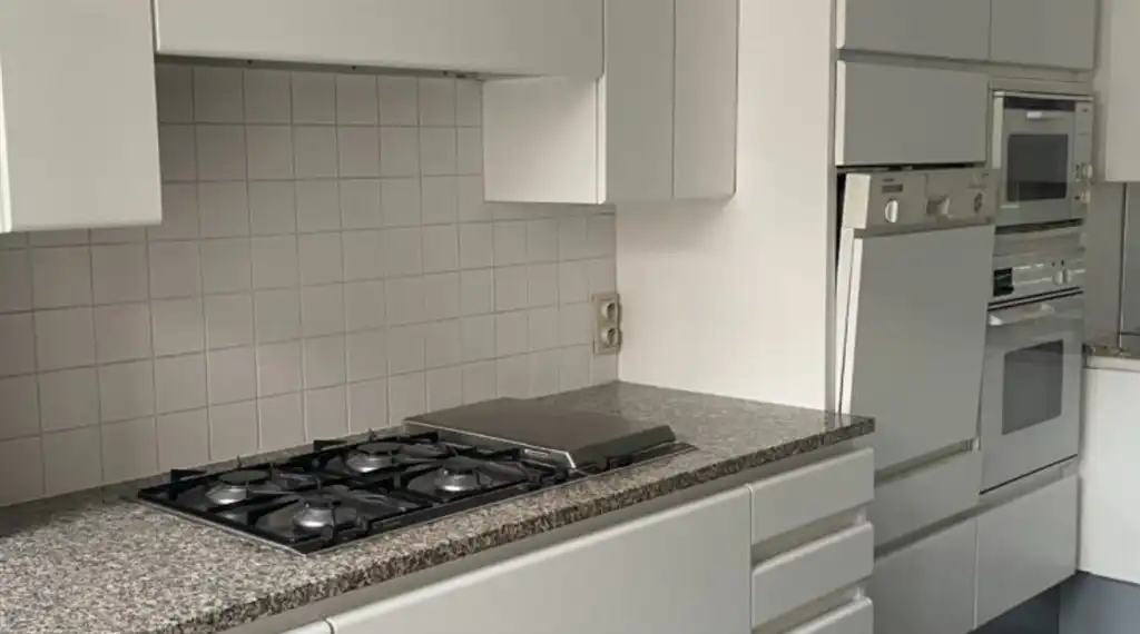 Gerenoveerd kantoorgebouw te huur foto 14