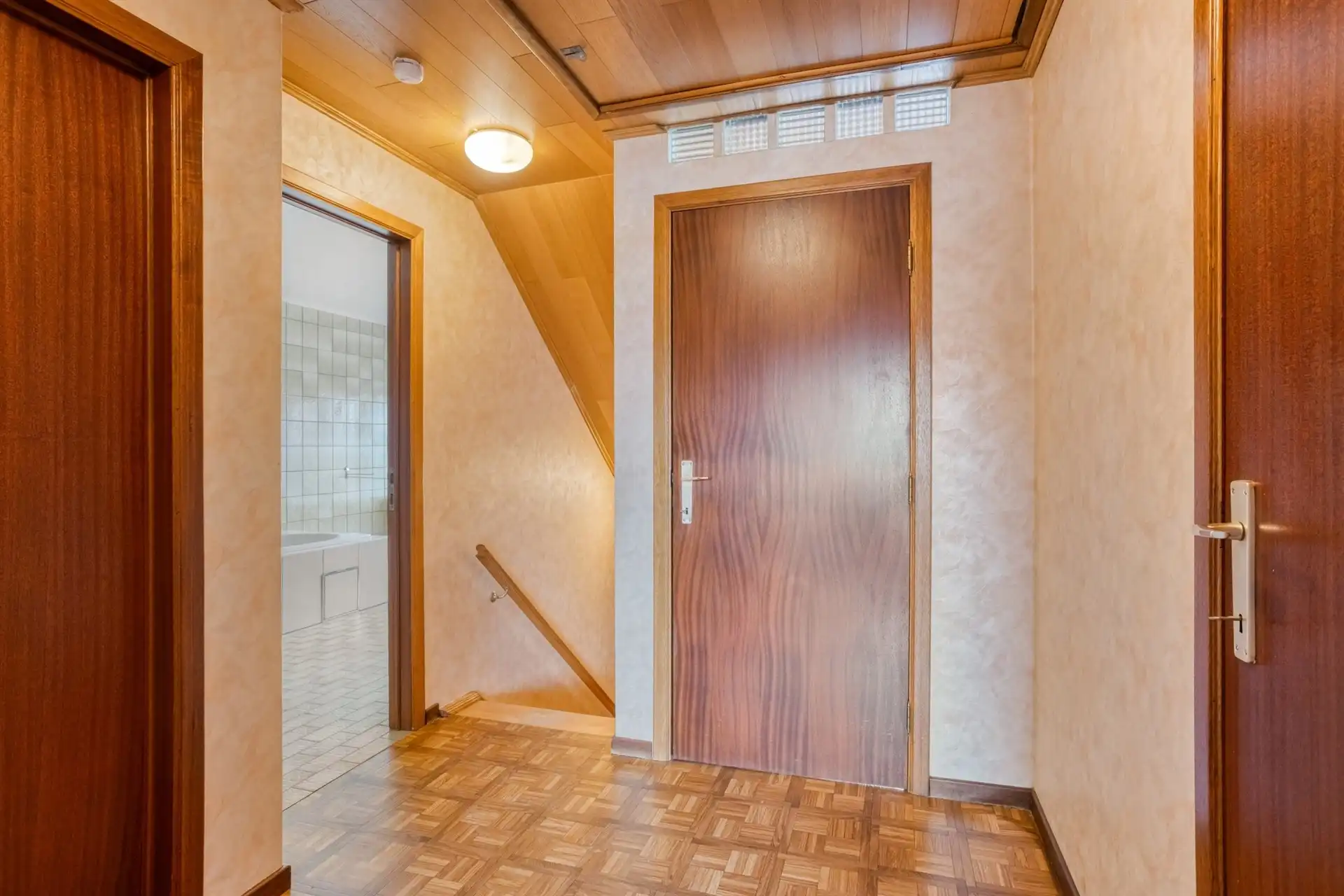 Ruime woning met zuidoostgerichte tuin in Merchtem foto 10