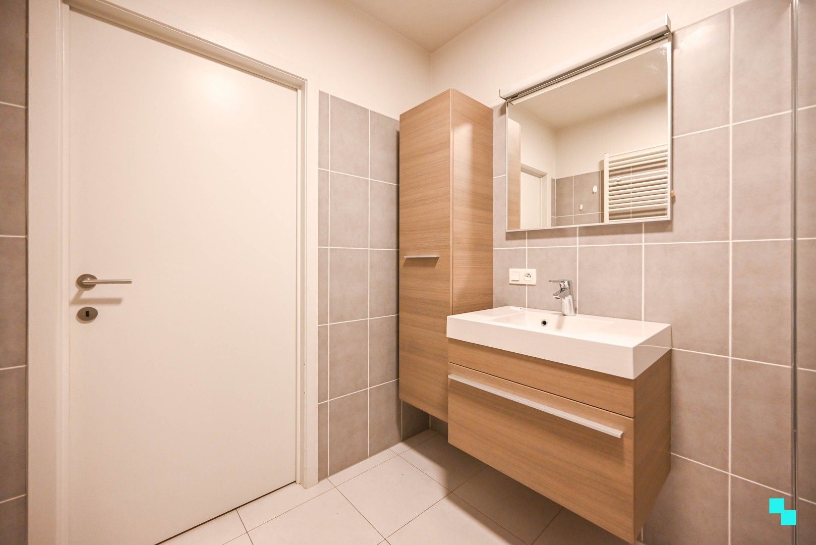 Instapklaar appartement met twee terrassen in Oostrozebeke foto 16