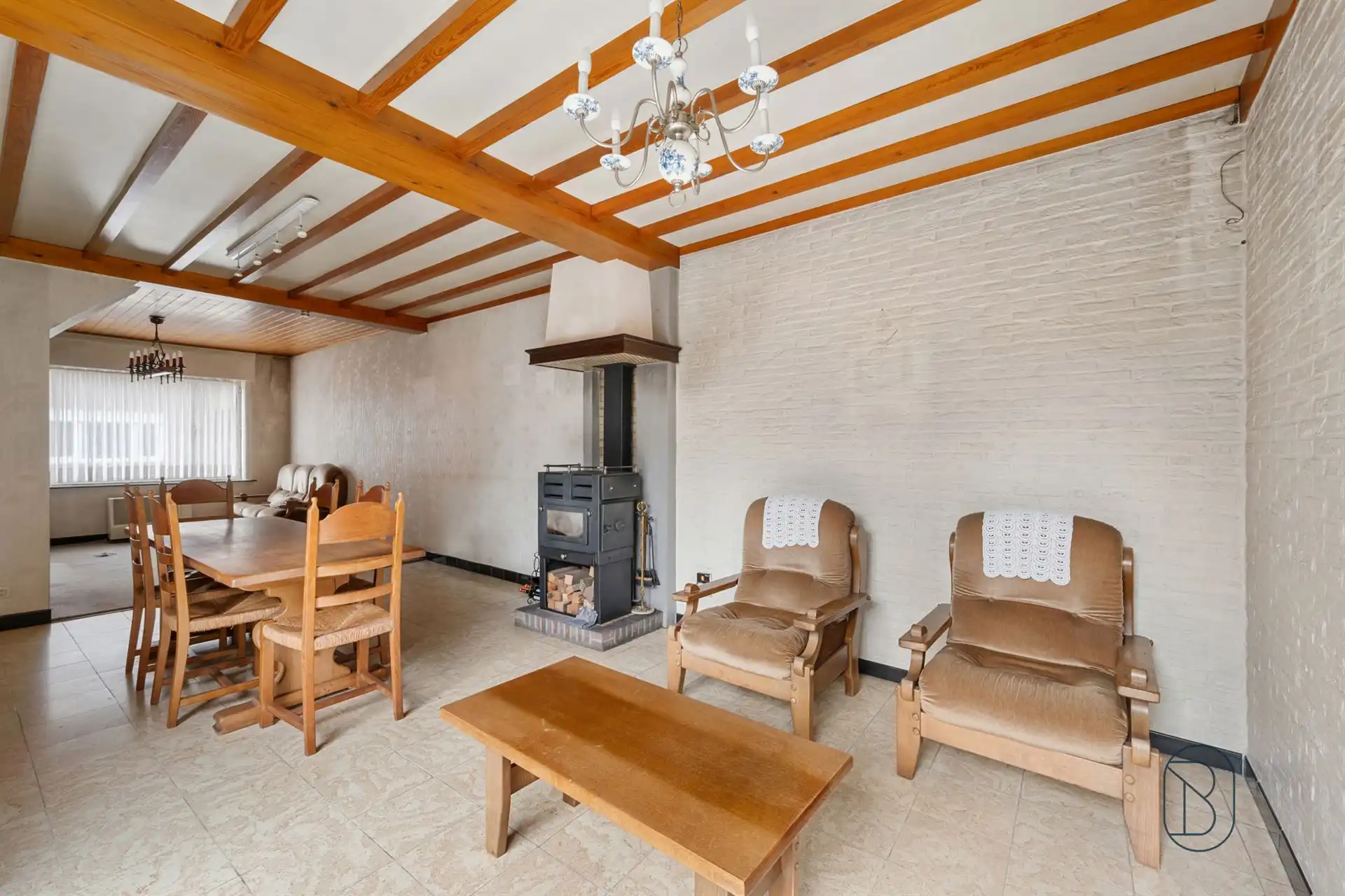 Te renoveren woning met 9 slpk, garage en tuin in Deerlijk foto 10
