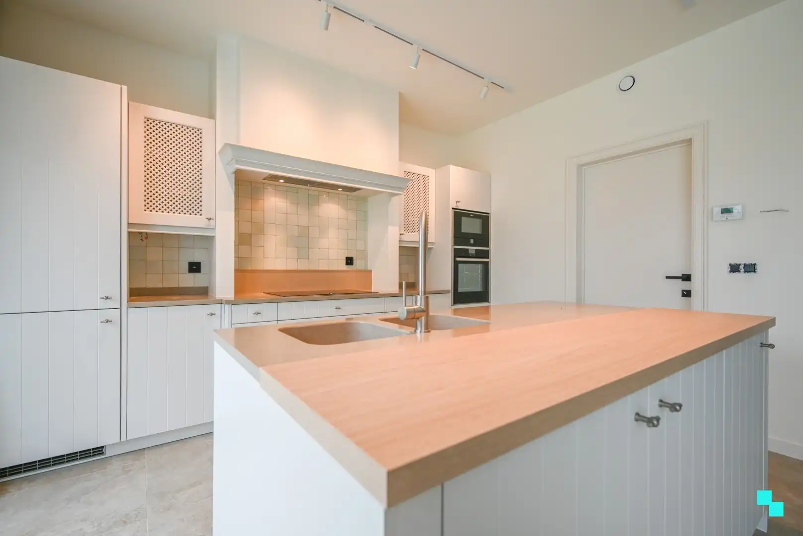 Unieke high-end woning in rustige buurt in Waregem foto 8