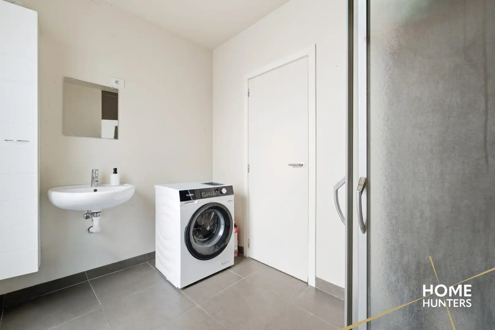 Opbrengsteigendom, bestaande uit 2 appartementen, in het centrum van Staden foto 18
