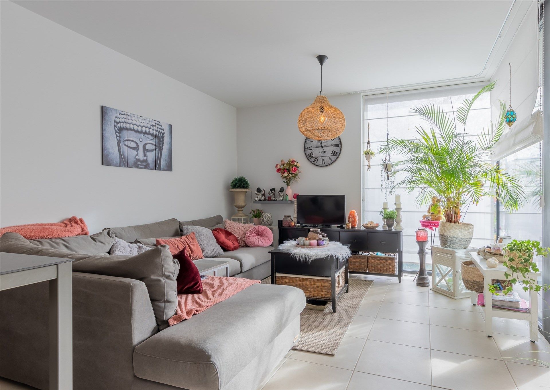 Eenslaapkamerappartement met autostaanplaats en berging foto 3